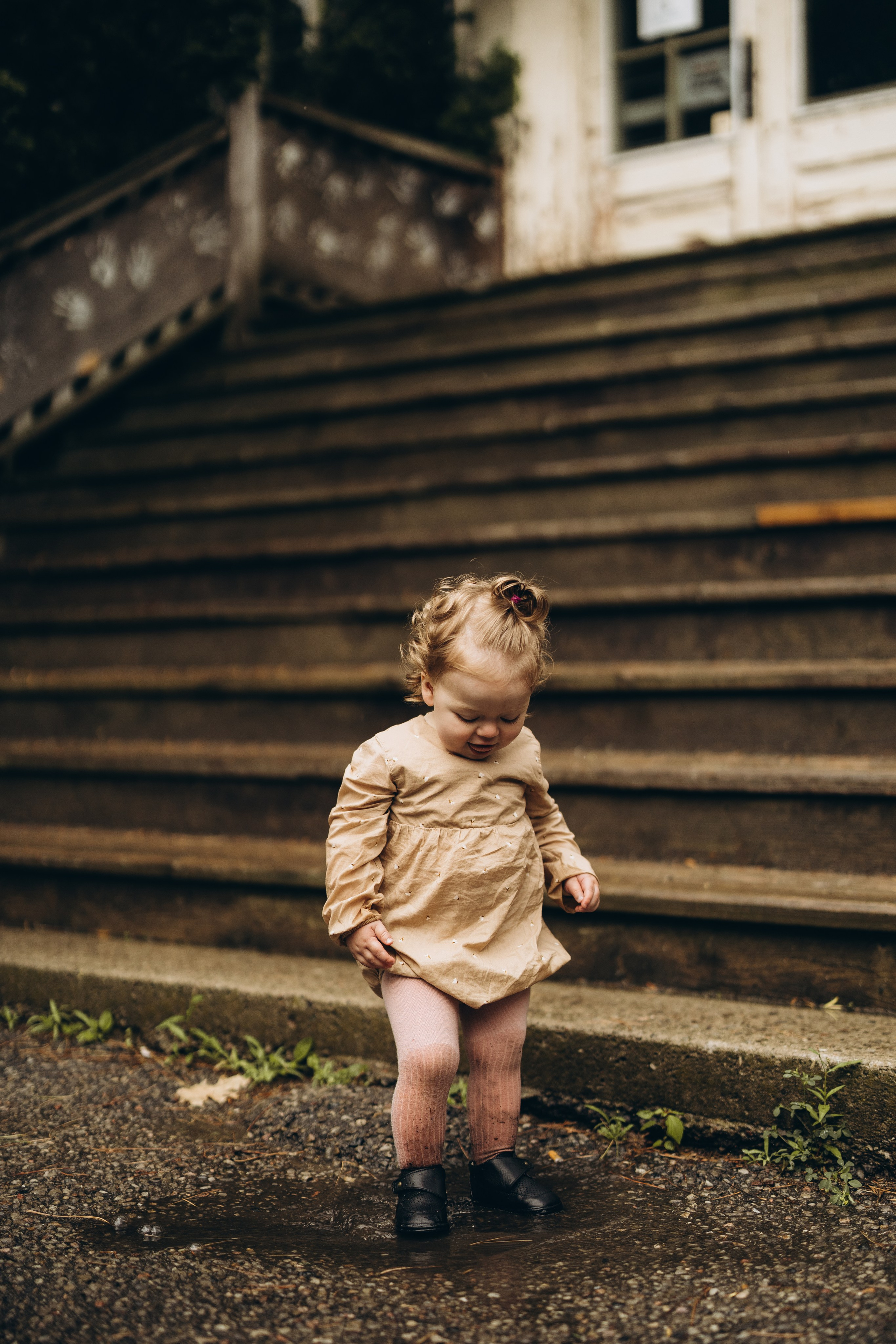Under the rain. Wedding Photographer Toronto