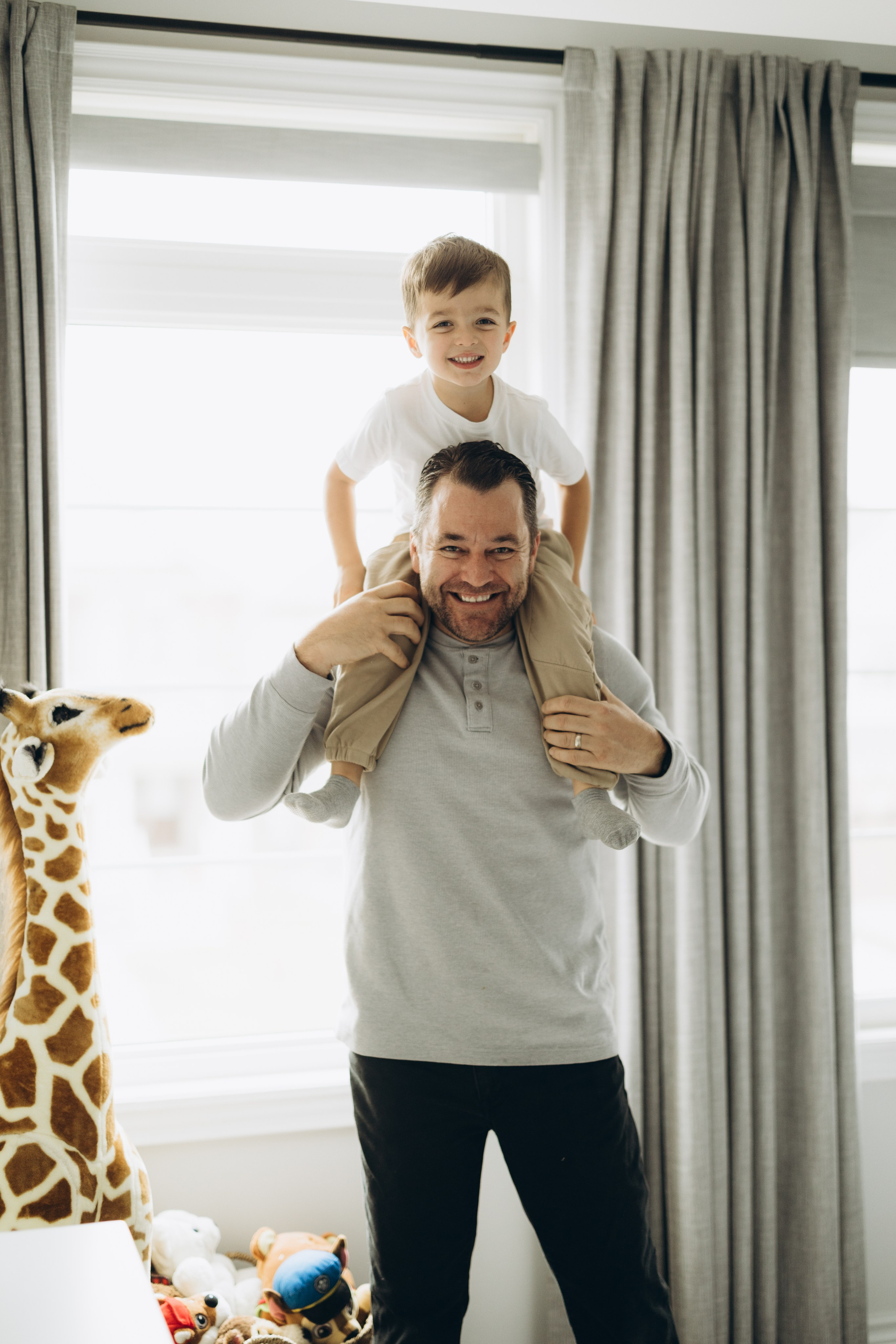 Family photo session. Wedding Photographer Toronto