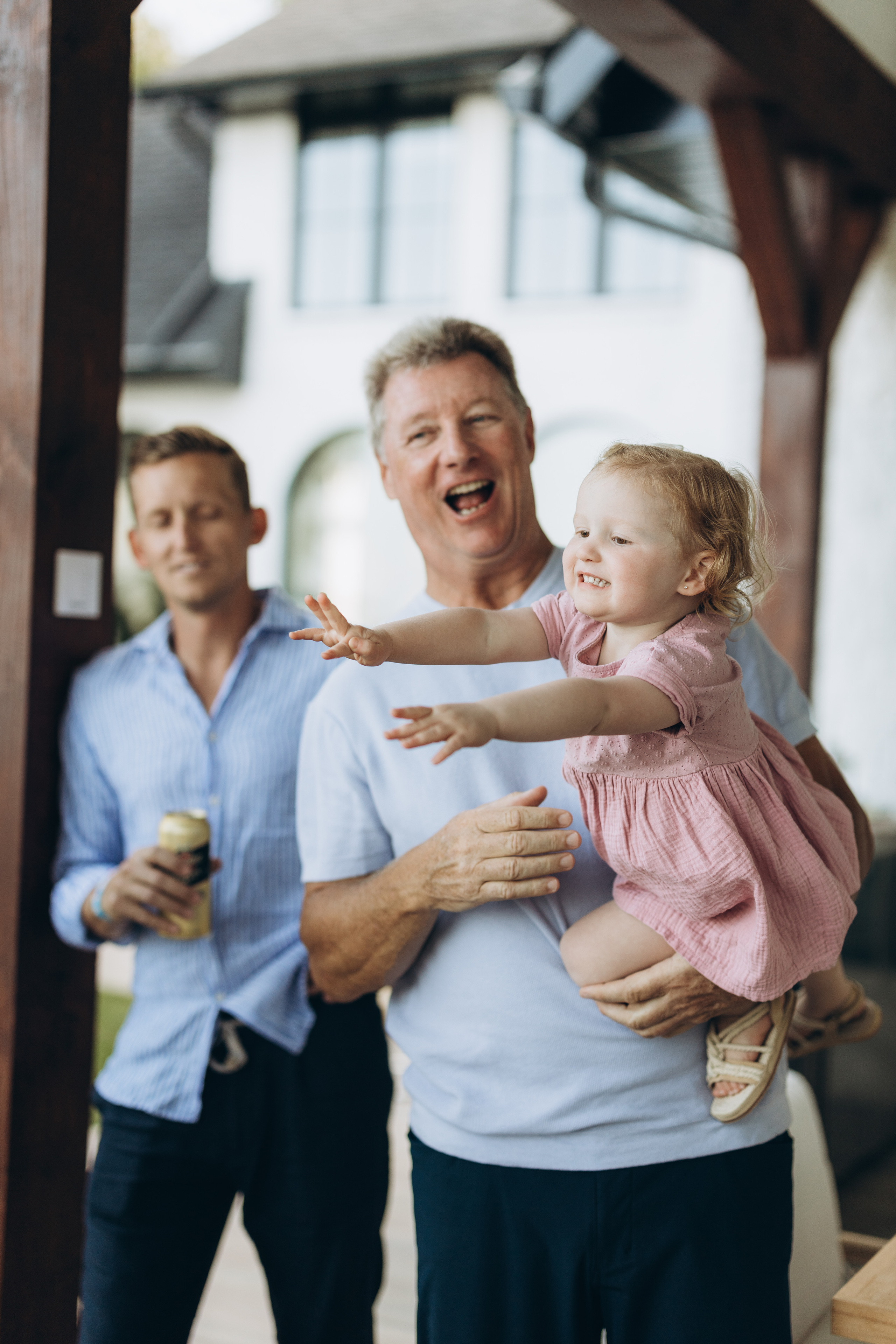 Family time. Wedding Photographer Toronto