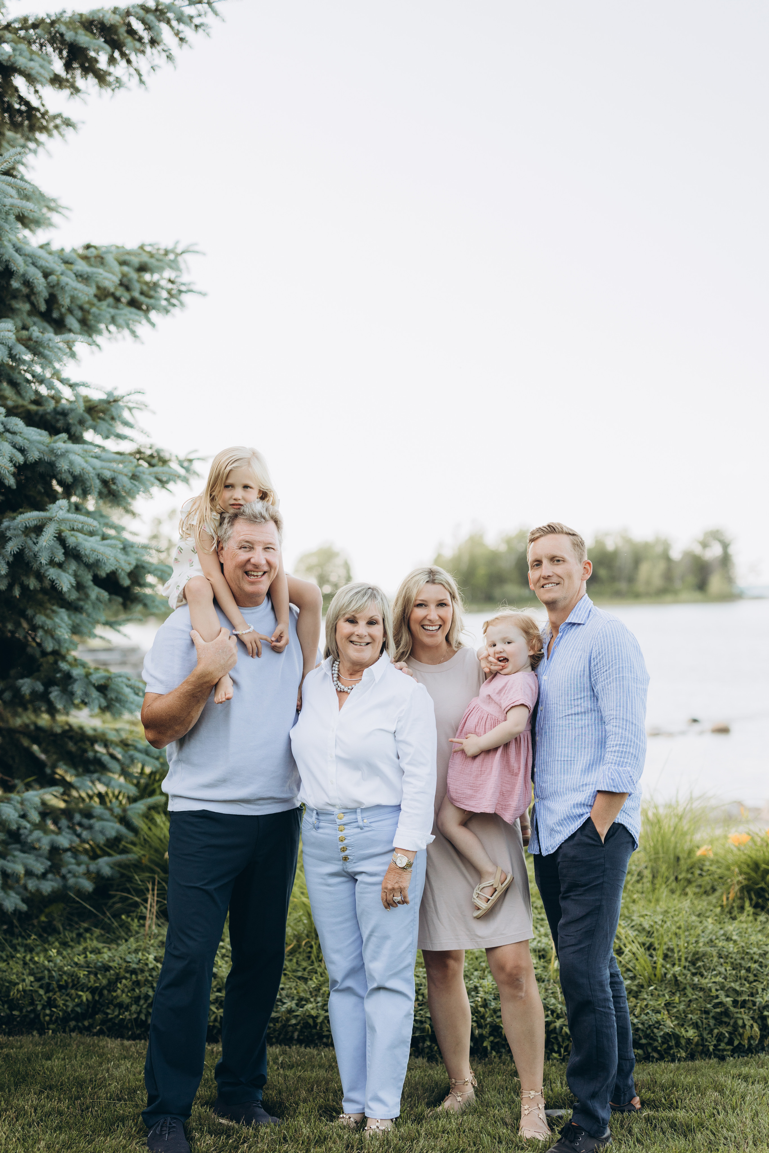Family time. Wedding Photographer Toronto
