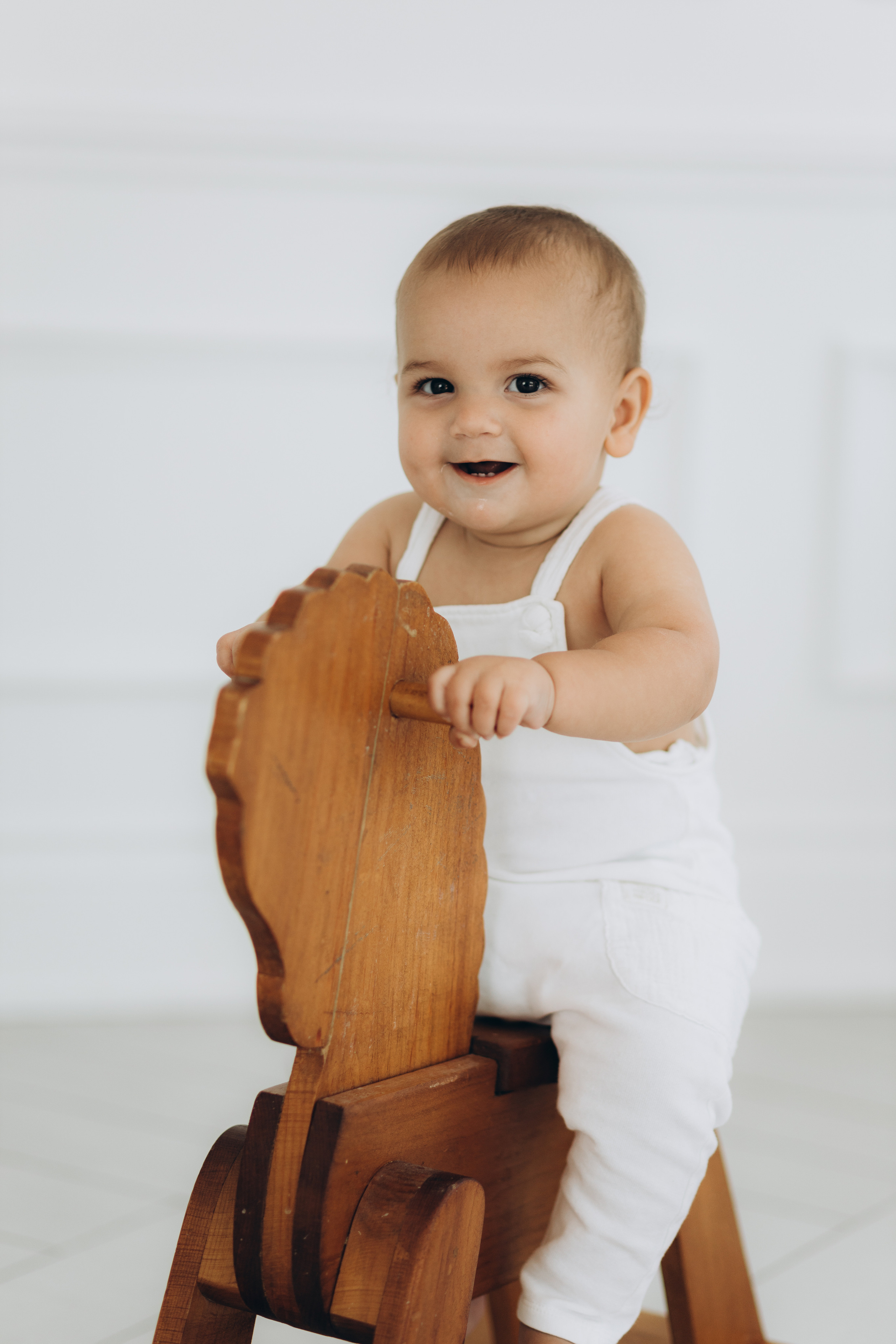 Cake smash. Wedding Photographer Toronto