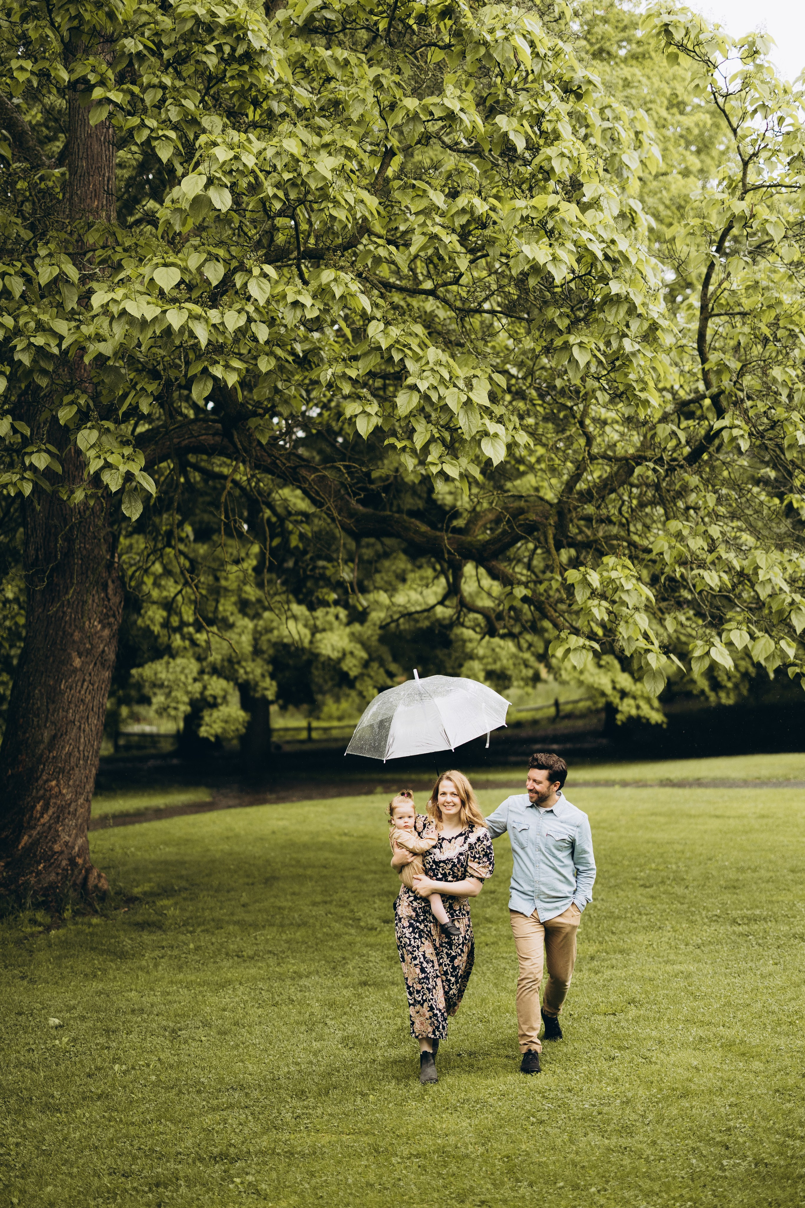 Under the rain. Wedding Photographer Toronto