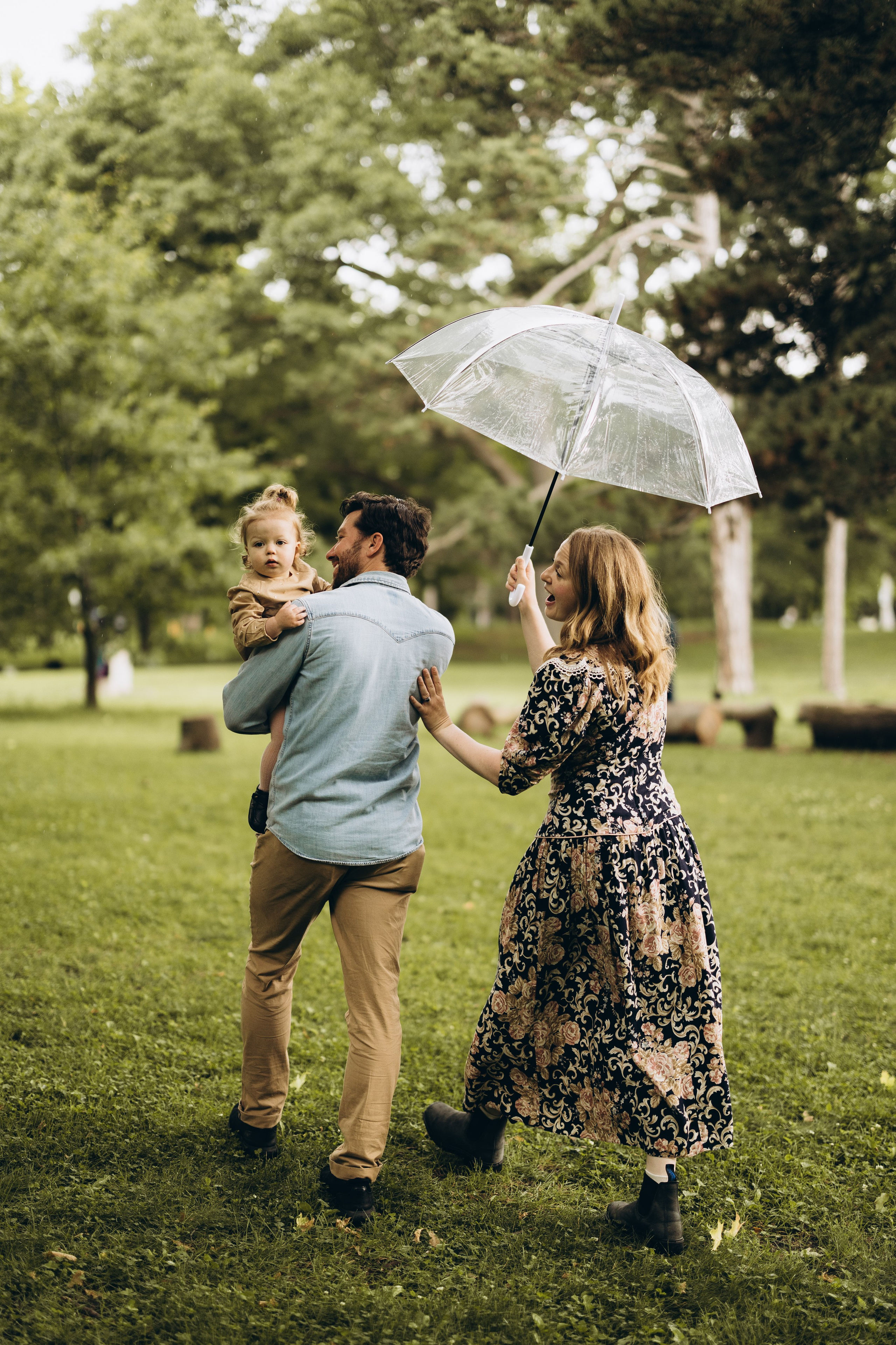 Under the rain. Wedding Photographer Toronto