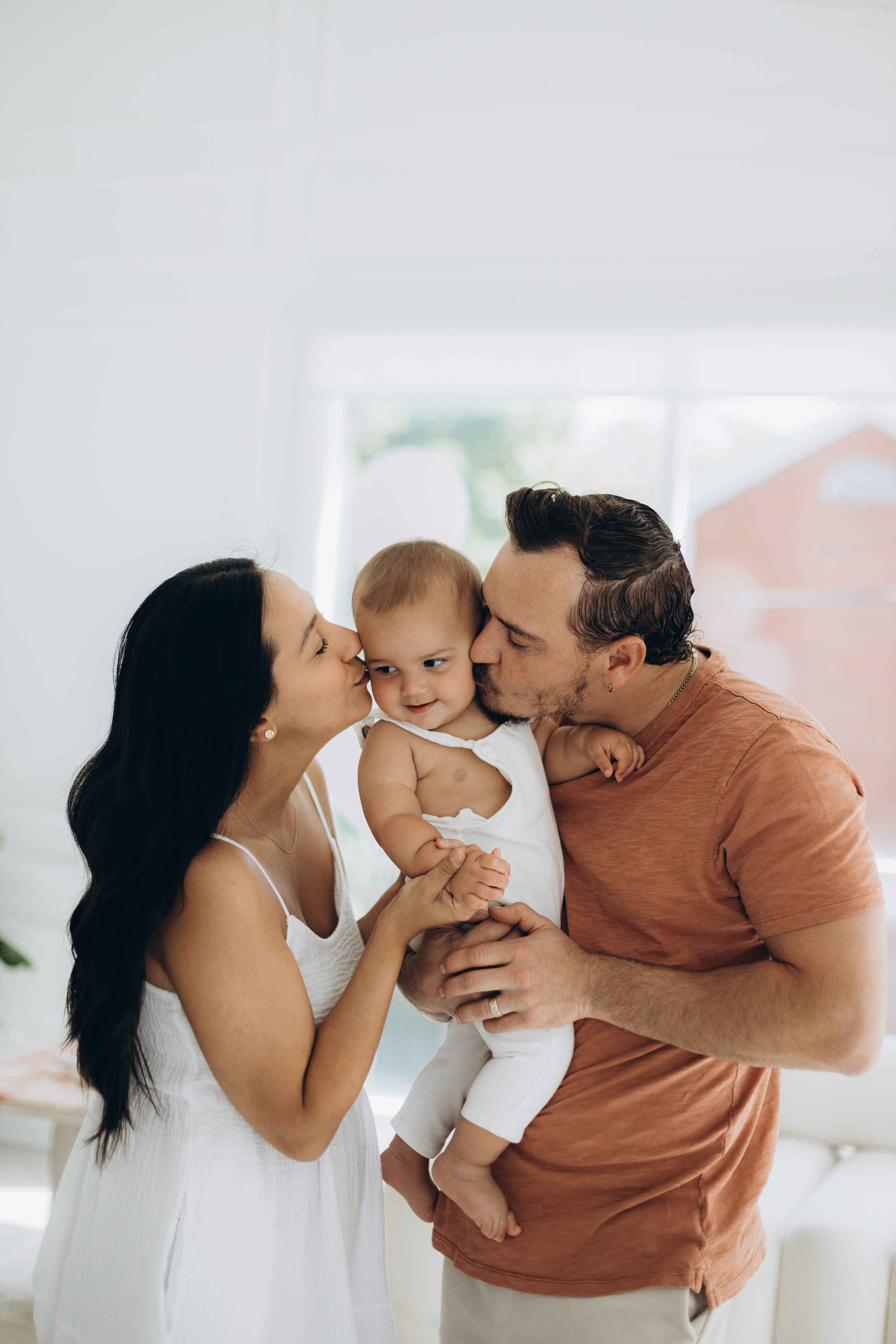 Cake smash. Wedding Photographer Toronto