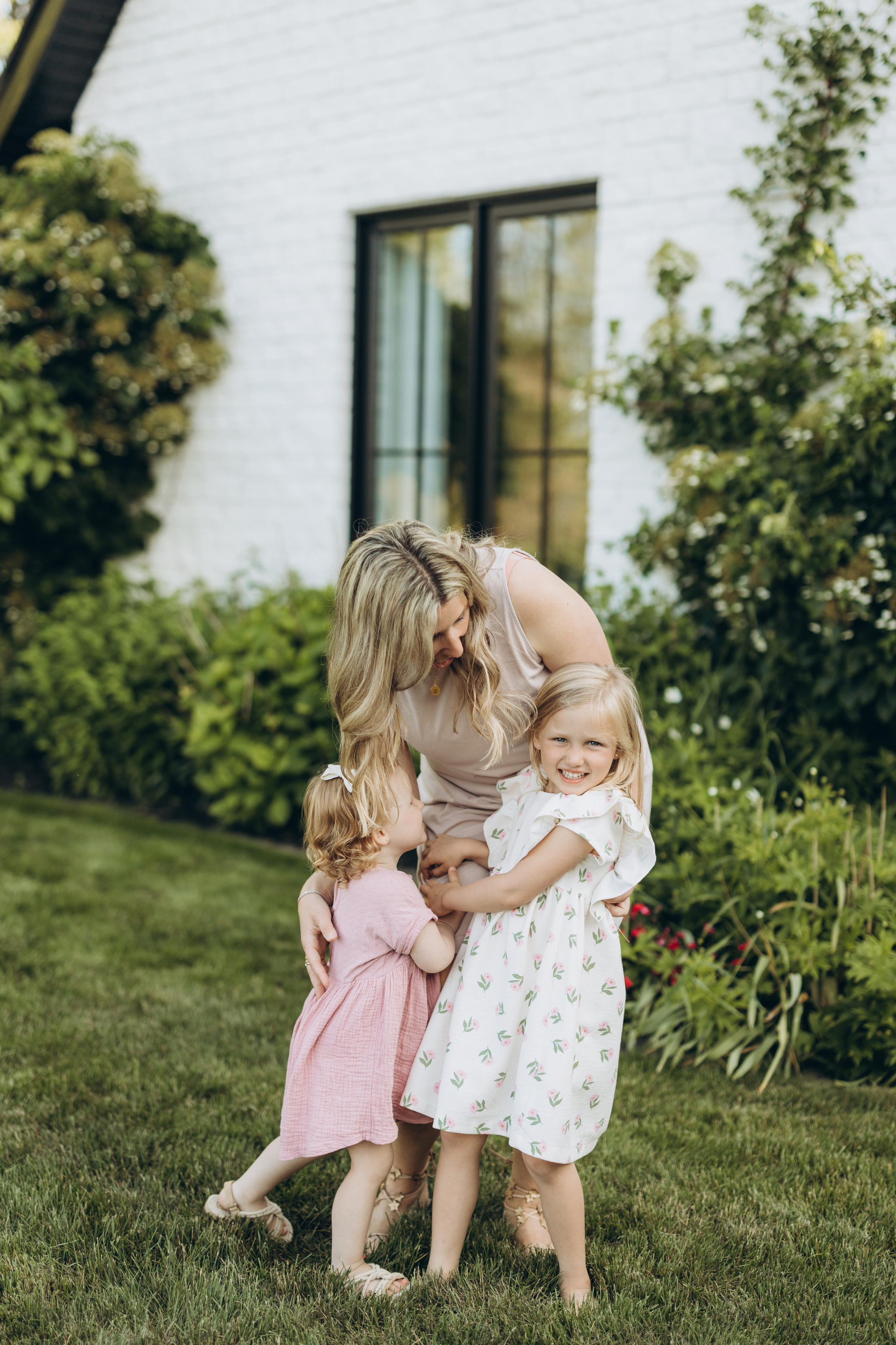 Family time. Wedding Photographer Toronto