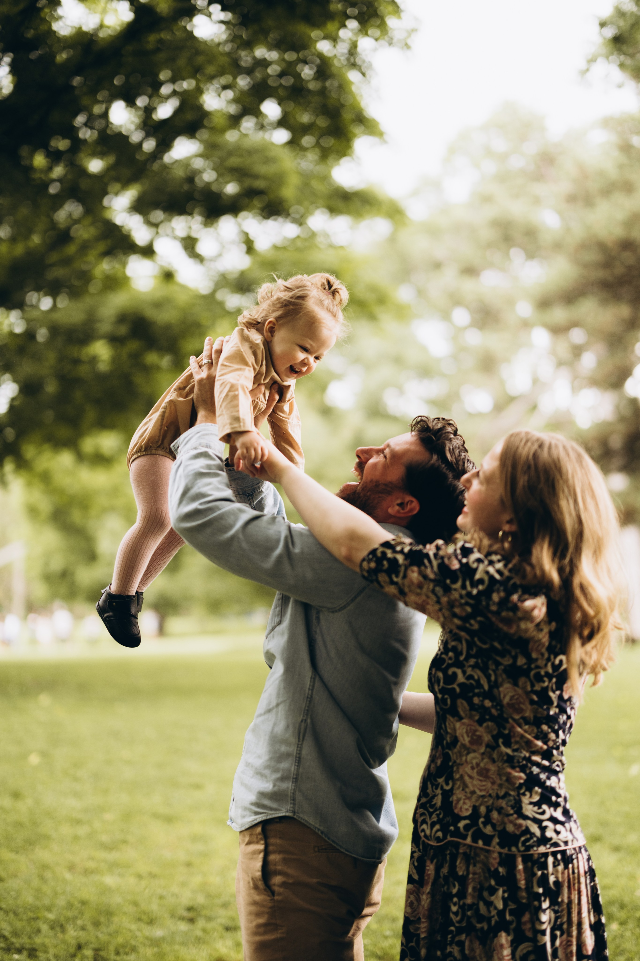 Under the rain. Wedding Photographer Toronto