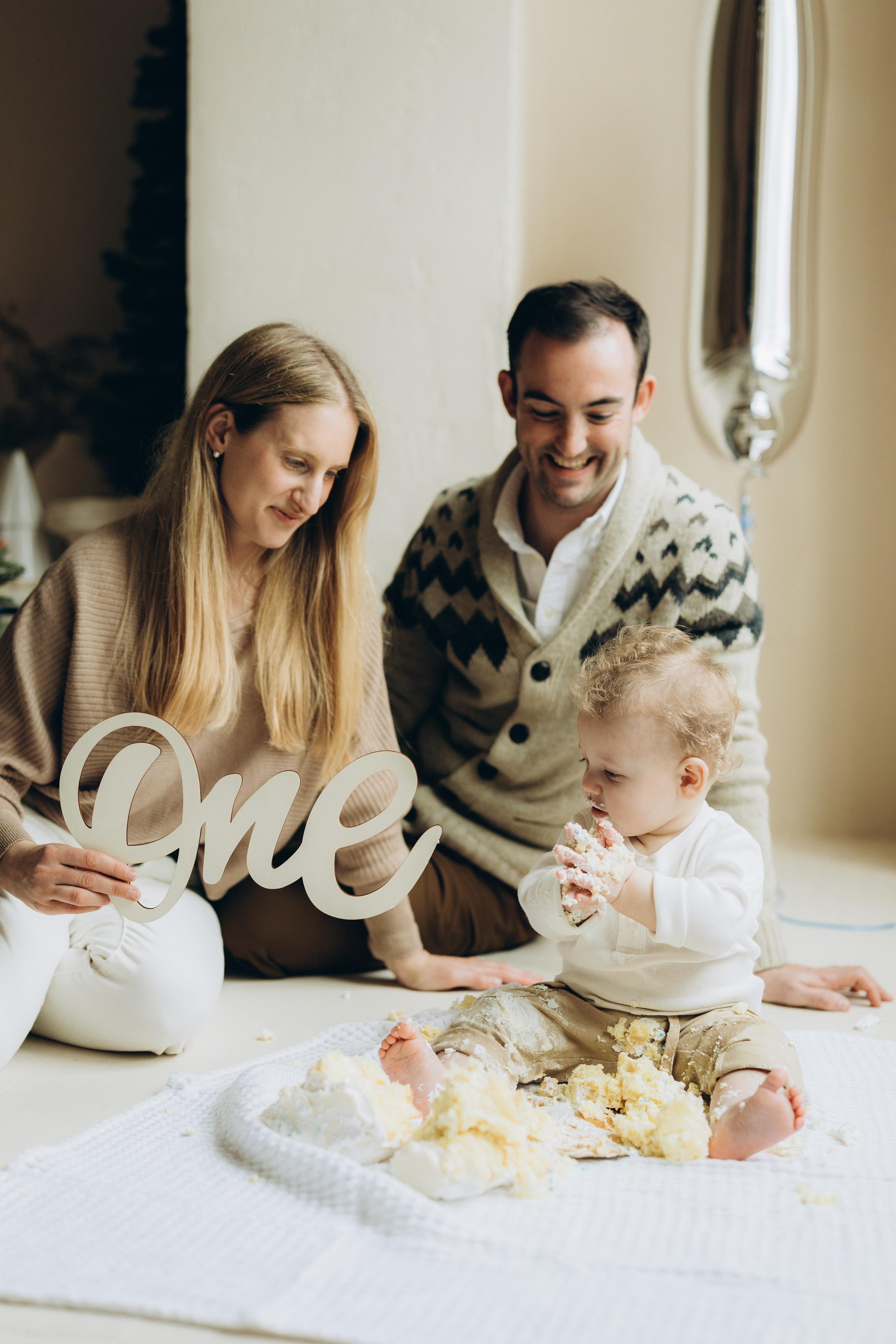 Cake smash. Wedding Photographer Toronto