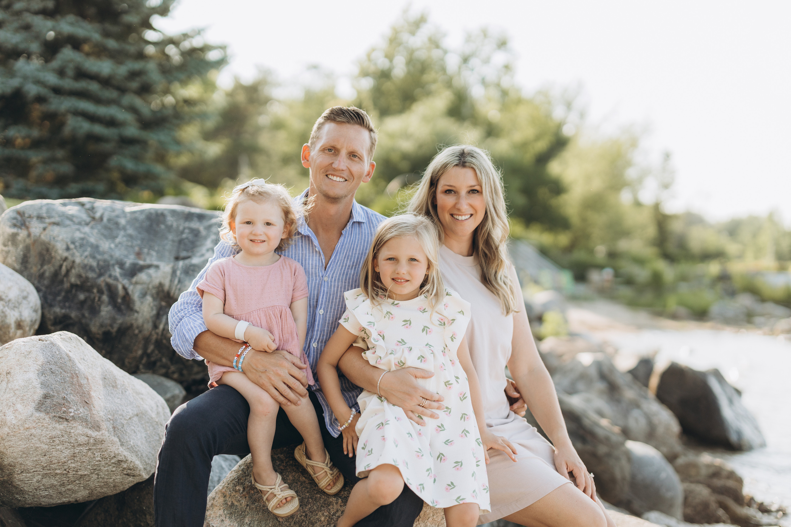 Family time. Wedding Photographer Toronto