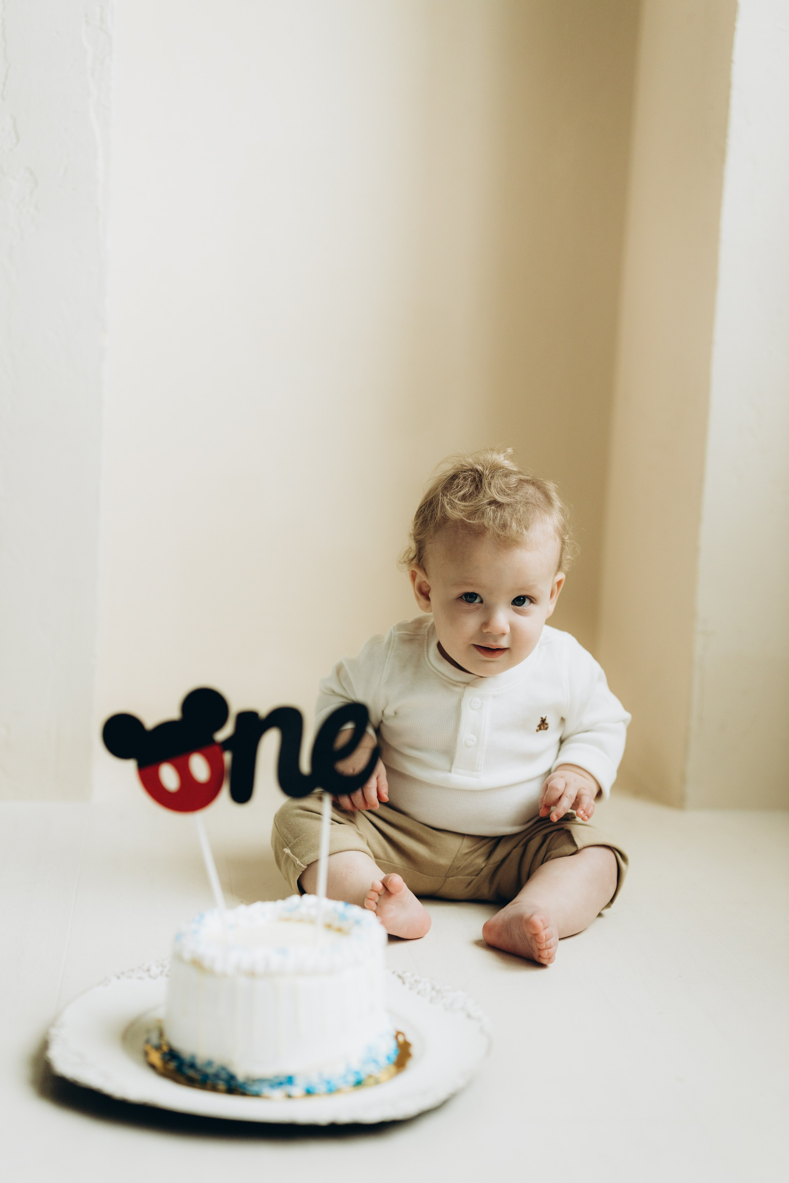Cake smash. Wedding Photographer Toronto