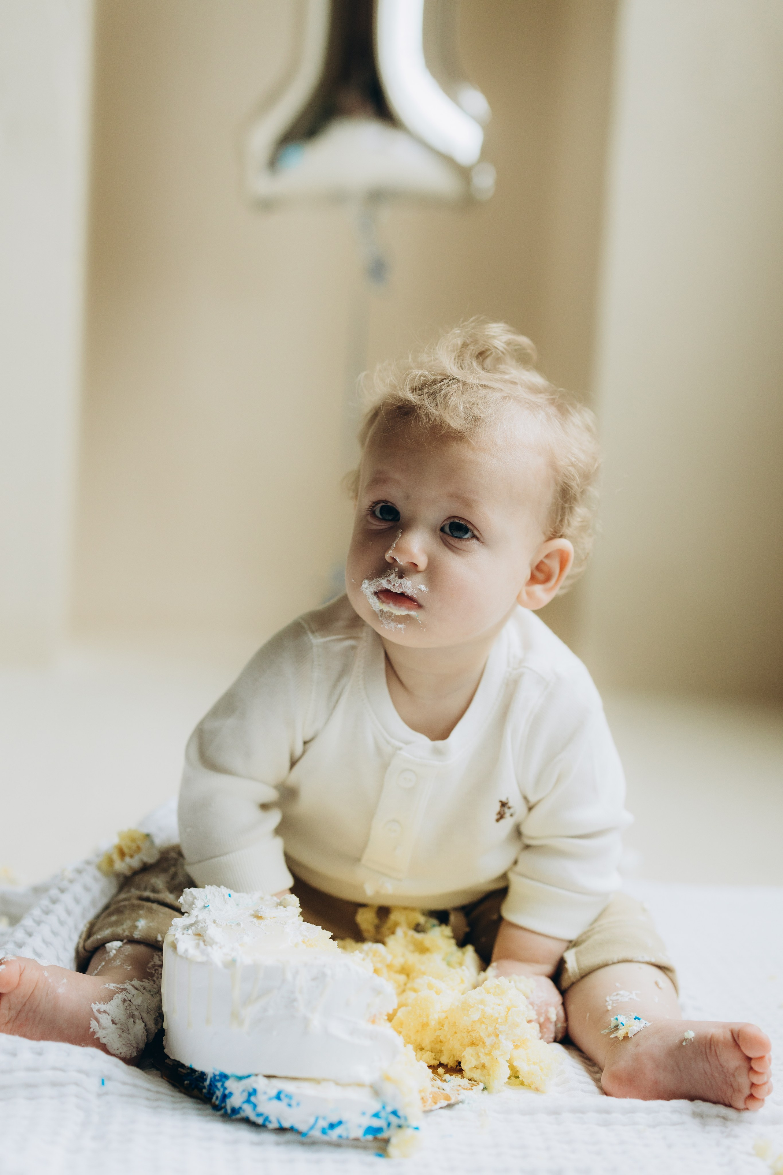 Cake smash. Wedding Photographer Toronto