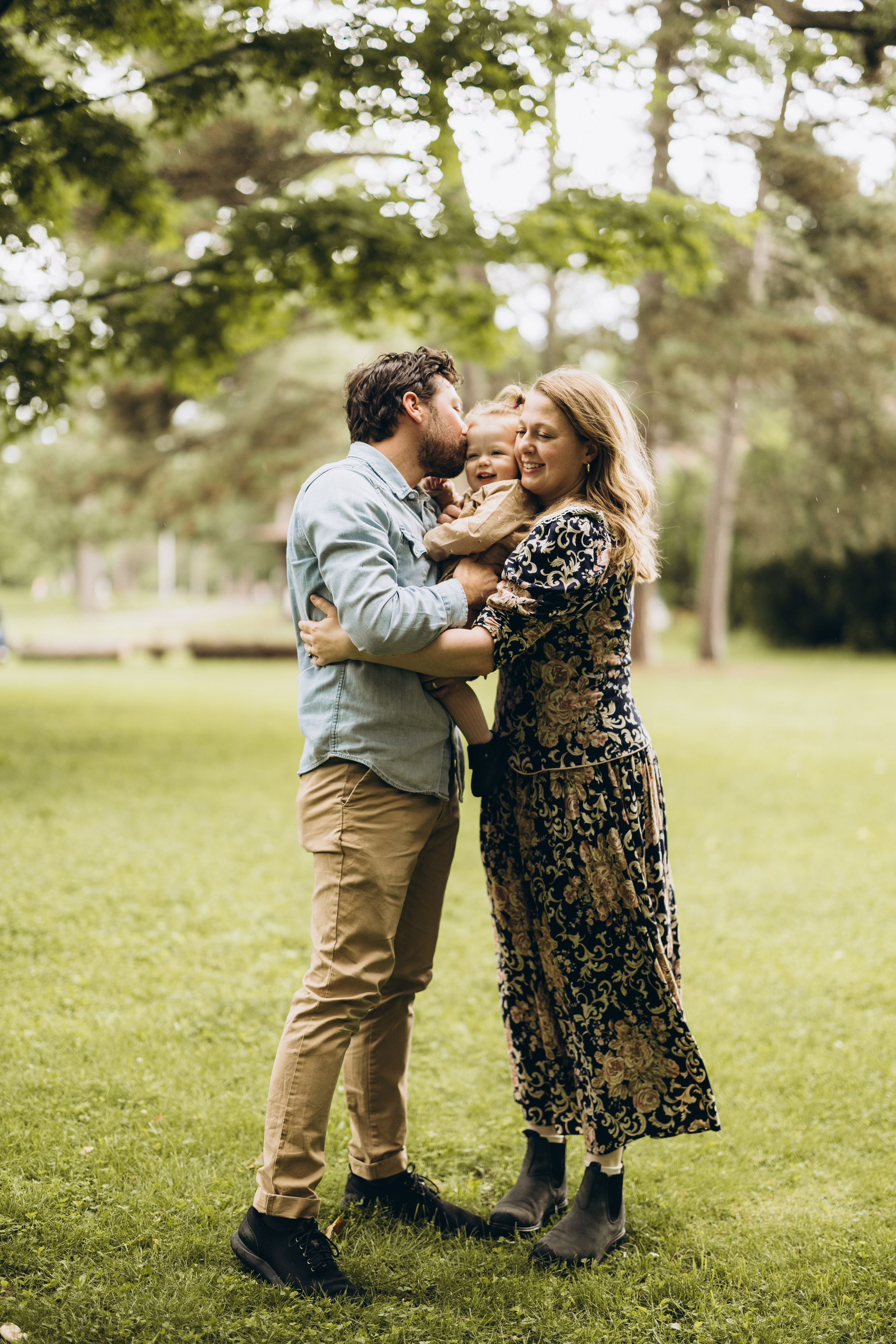 Under the rain. Wedding Photographer Toronto