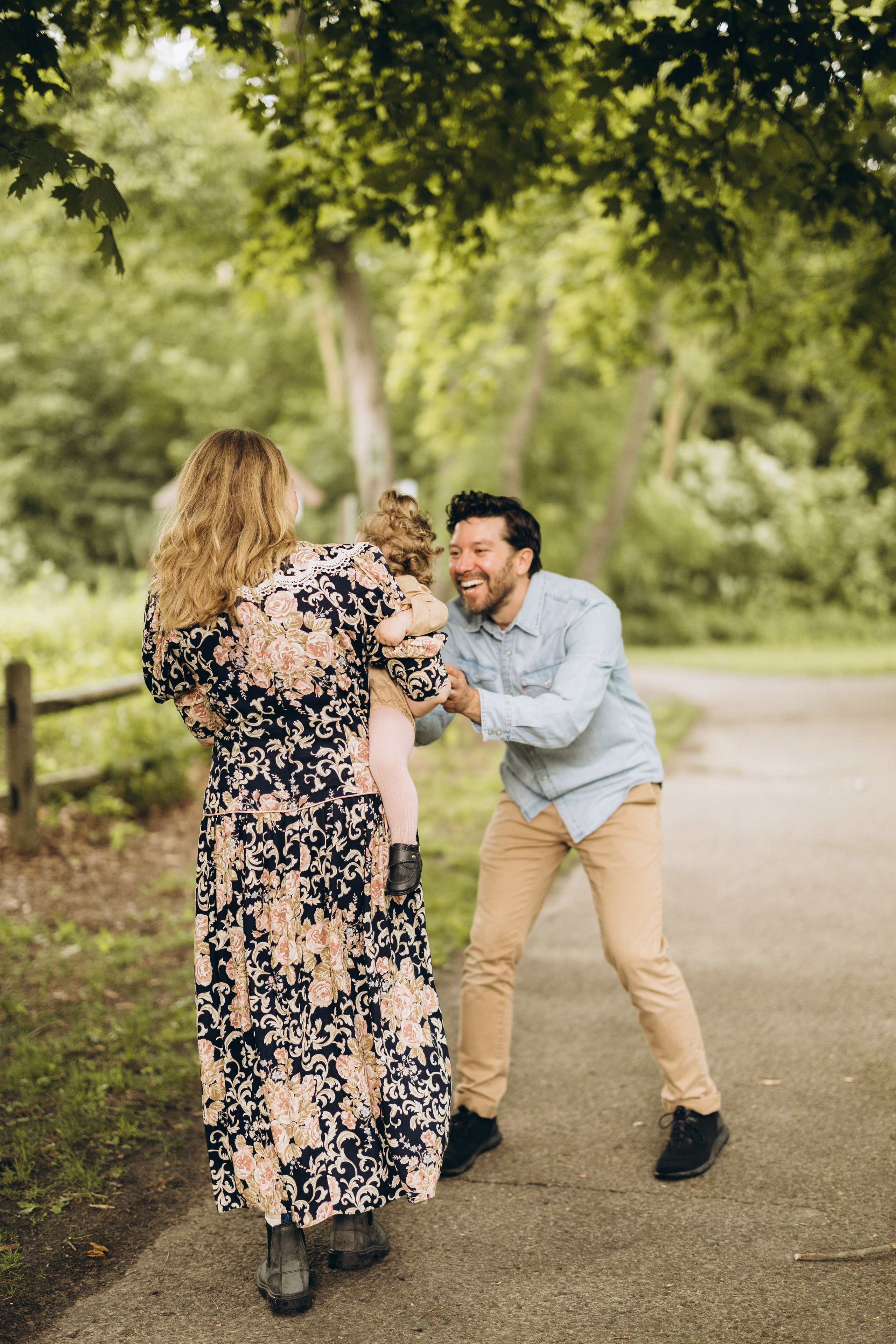 Under the rain. Wedding Photographer Toronto
