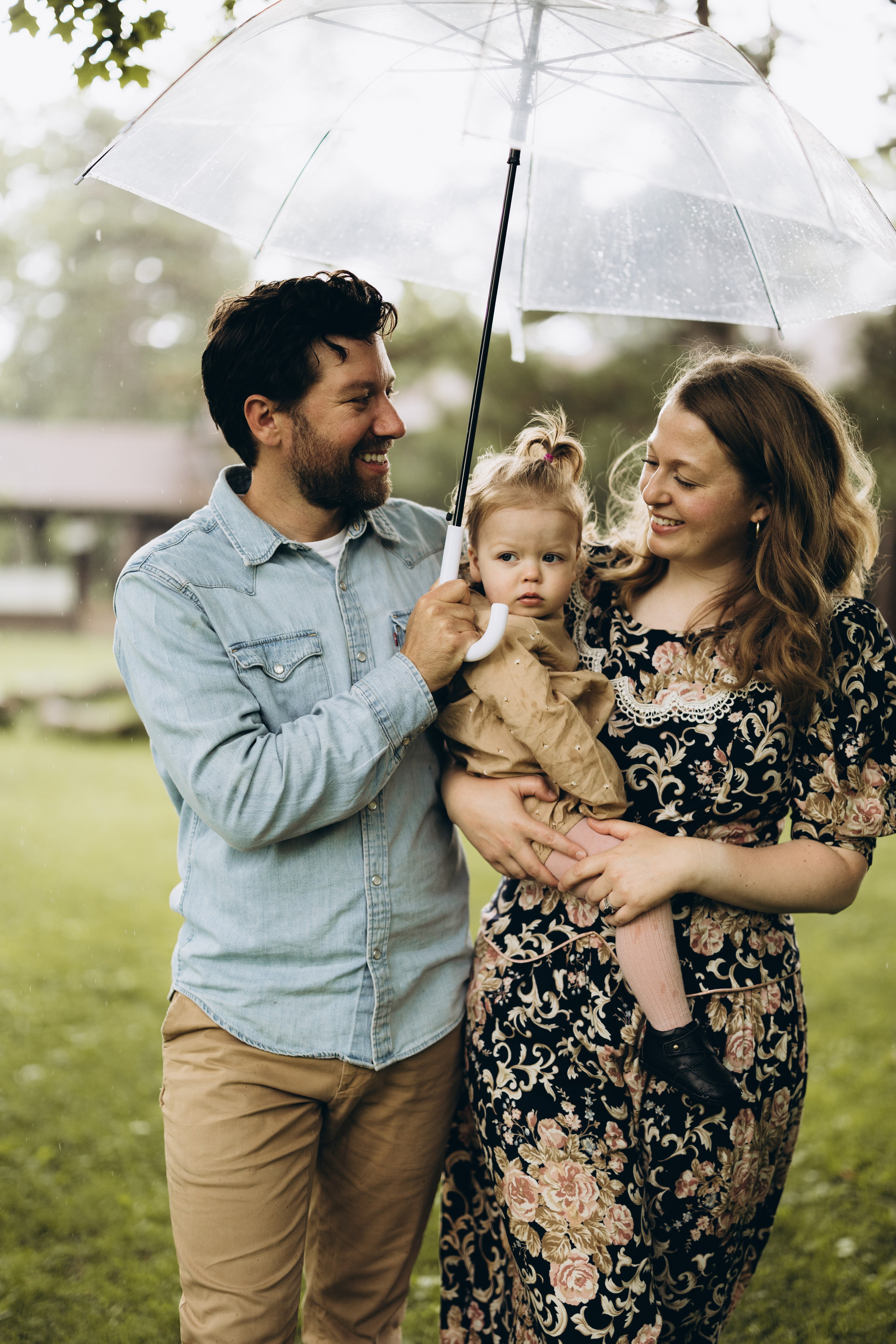 Under the rain. Wedding Photographer Toronto