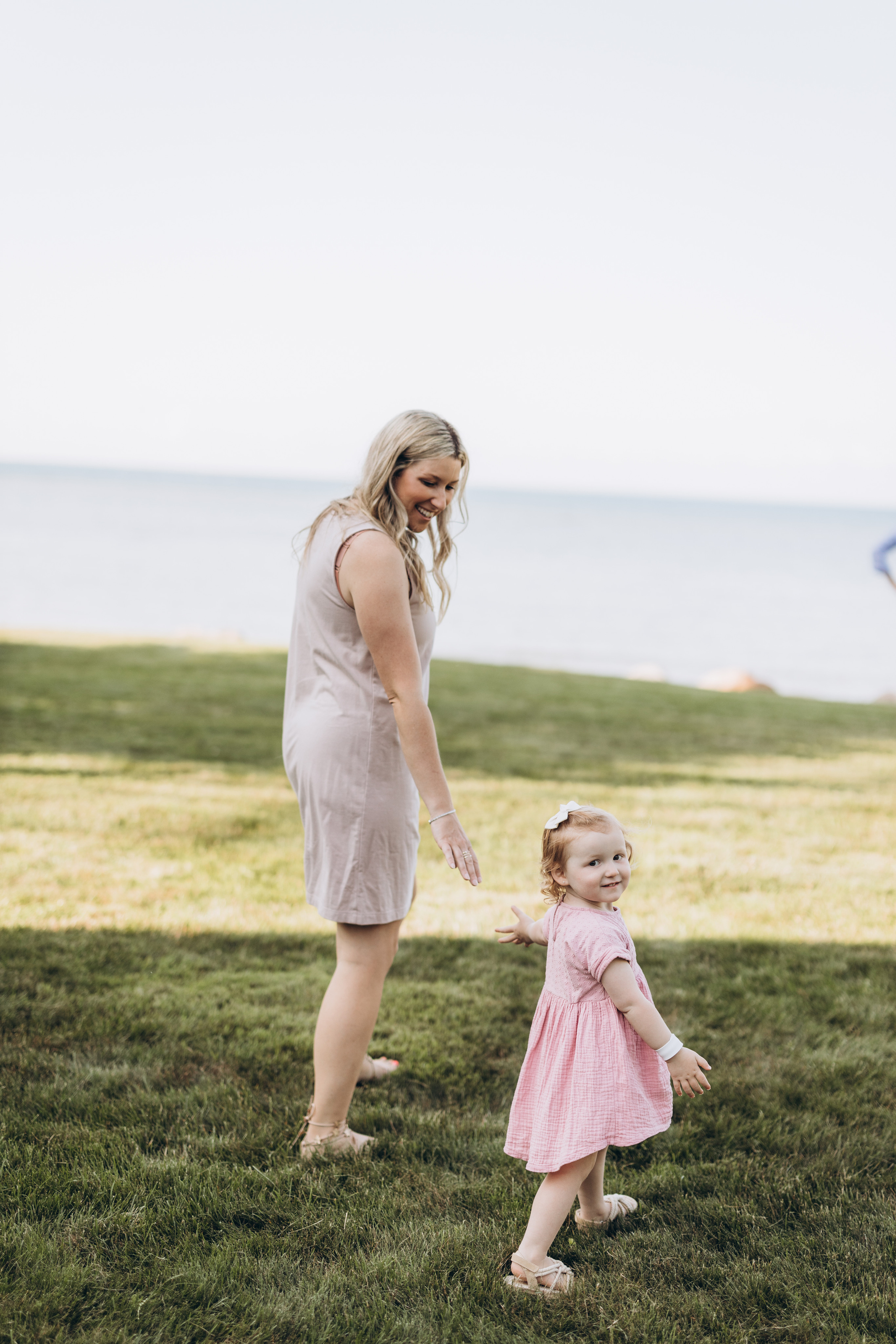 Family time. Wedding Photographer Toronto