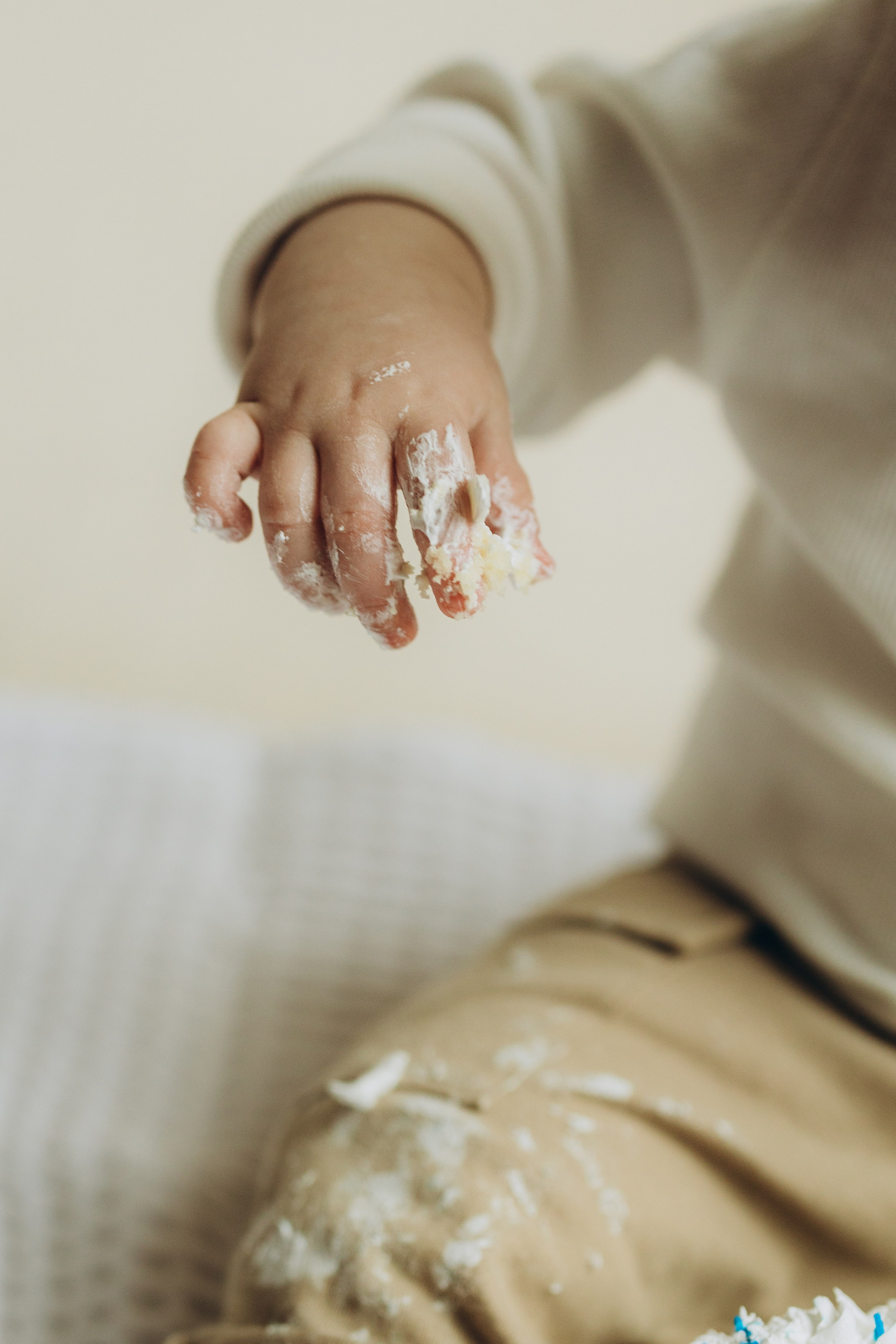 Cake smash. Wedding Photographer Toronto