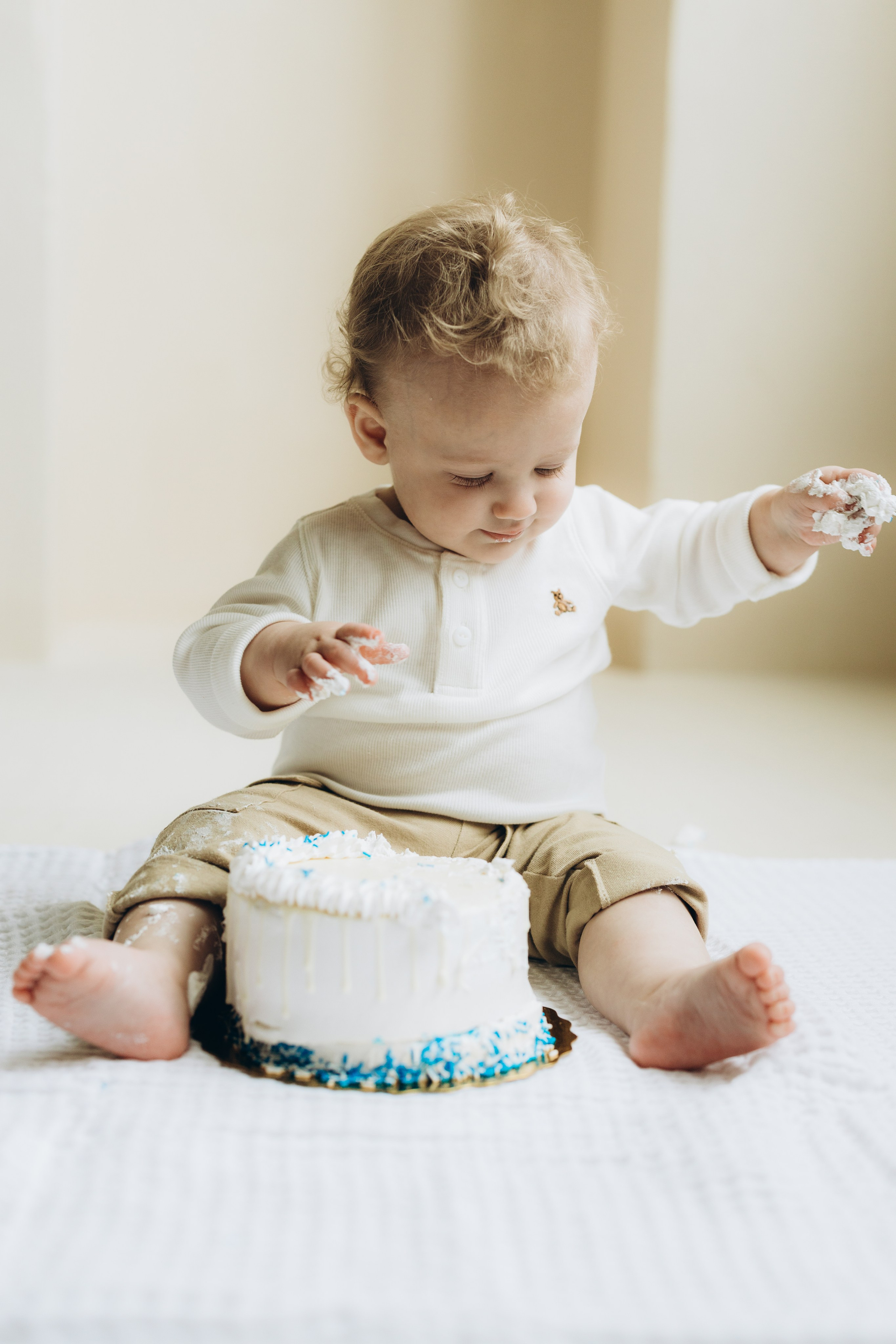 Cake smash. Wedding Photographer Toronto