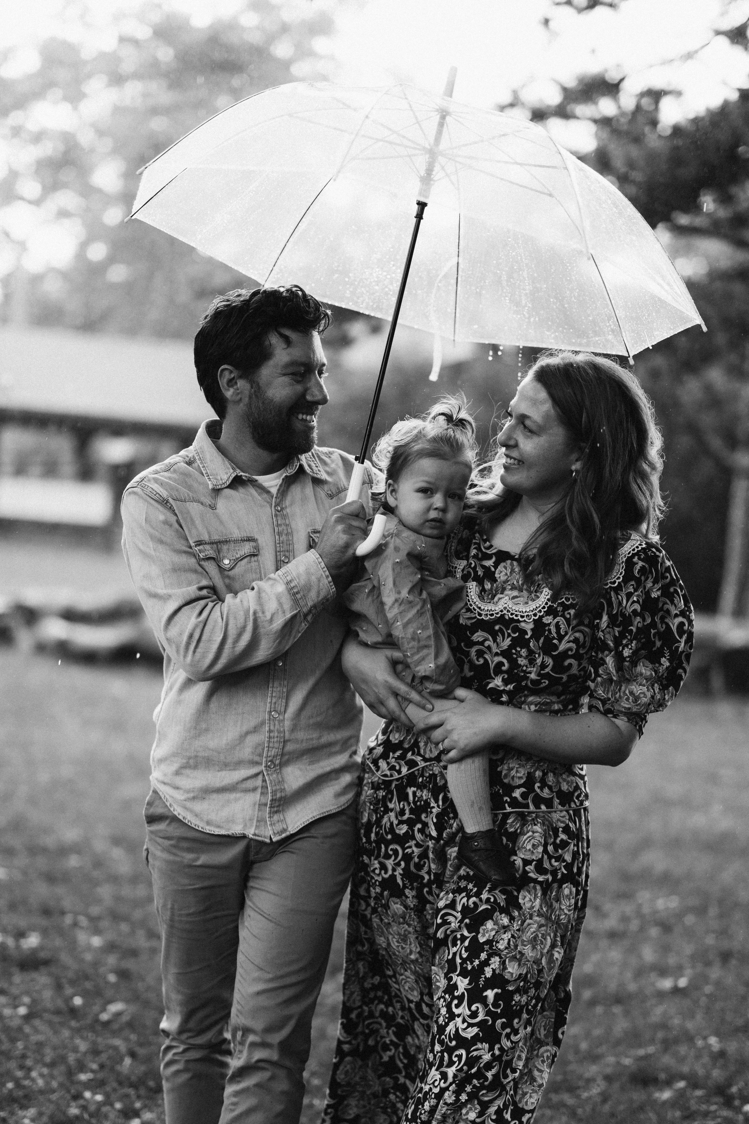 Under the rain. Wedding Photographer Toronto