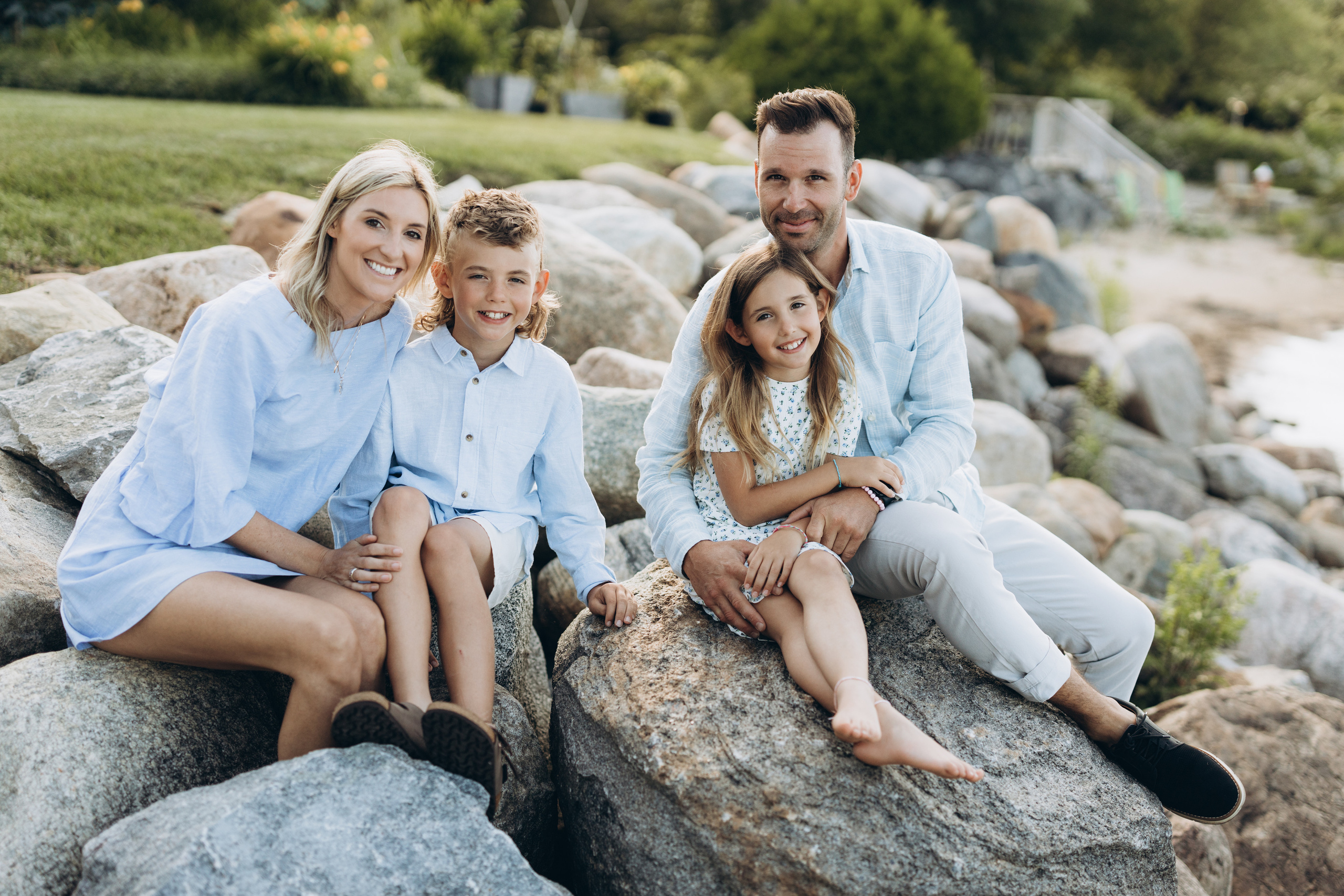 Family time. Wedding Photographer Toronto