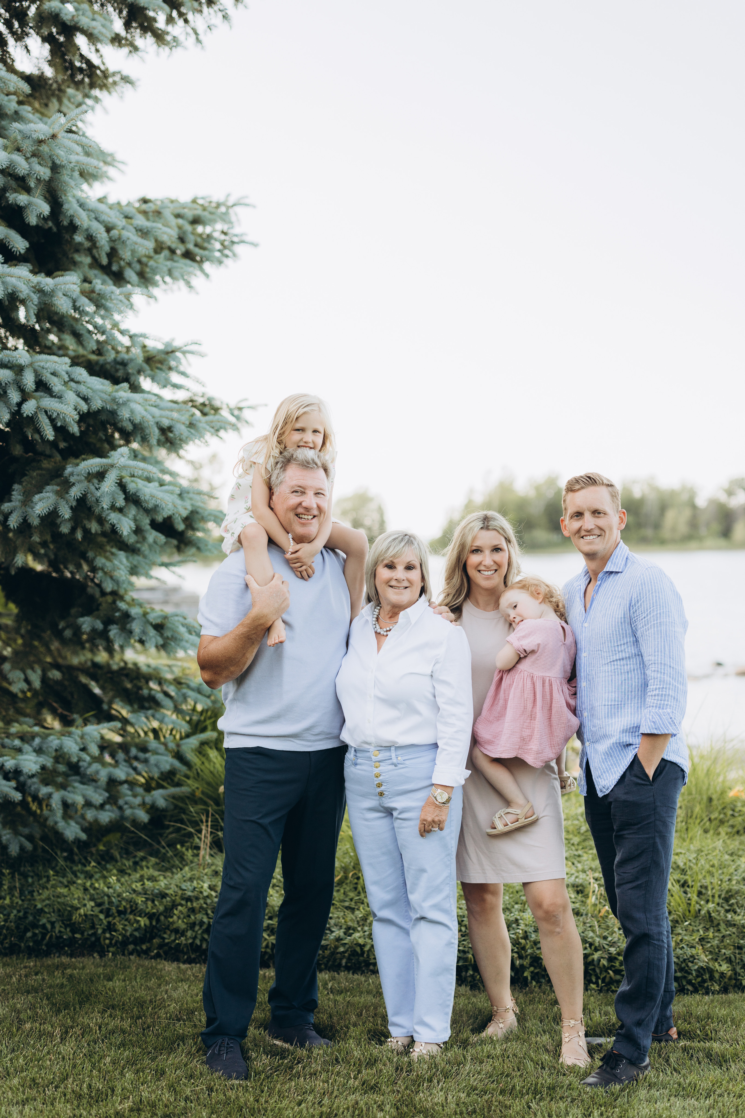 Family time. Wedding Photographer Toronto