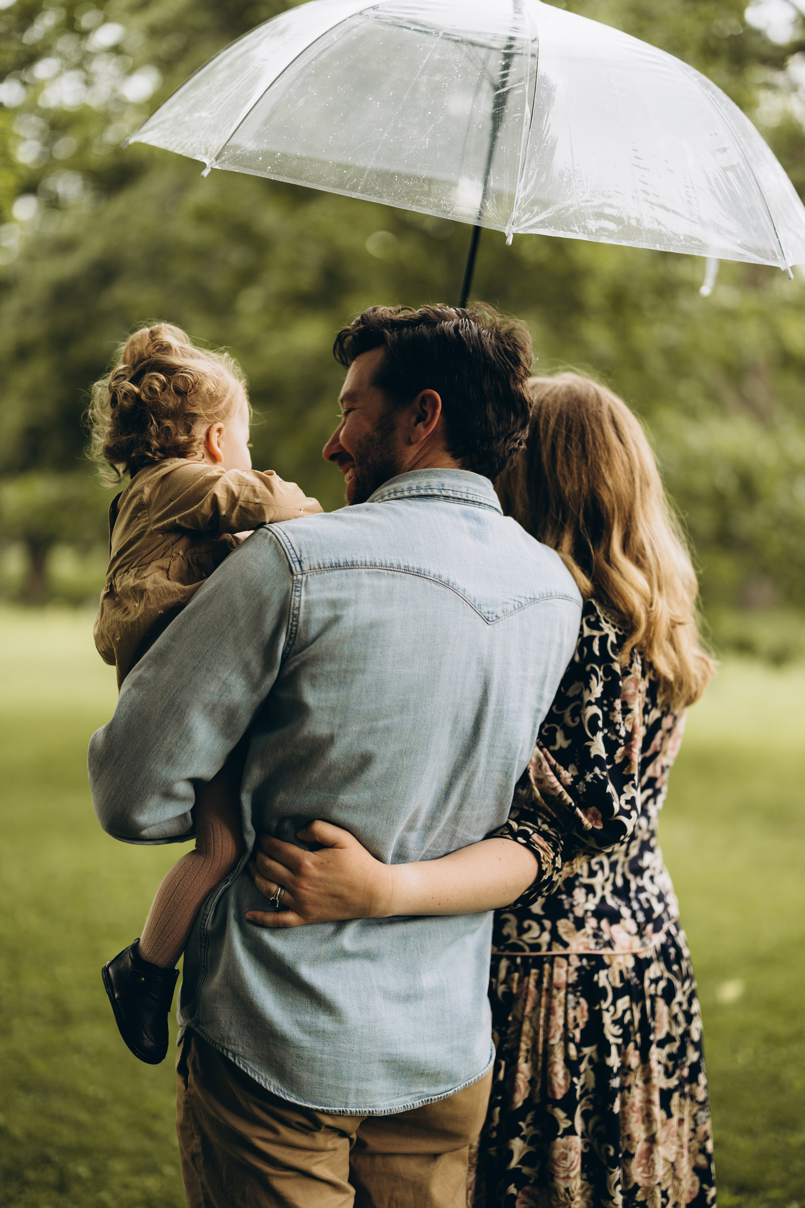 Under the rain. Wedding Photographer Toronto