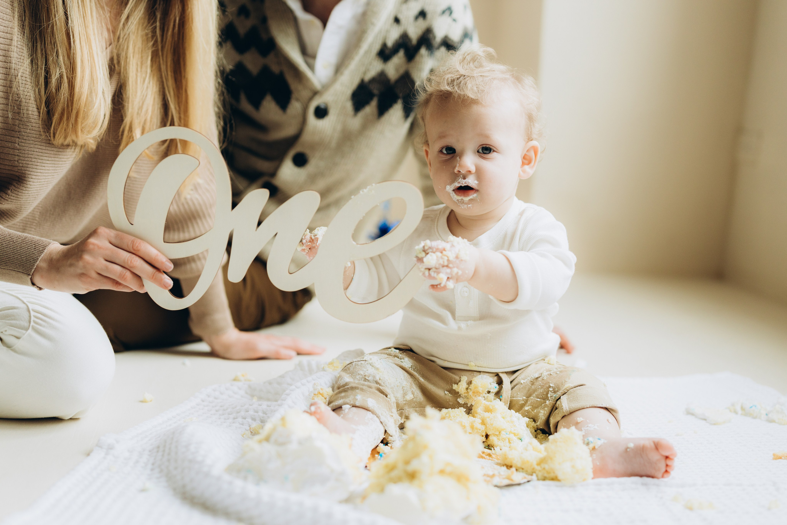 Cake smash. Wedding Photographer Toronto