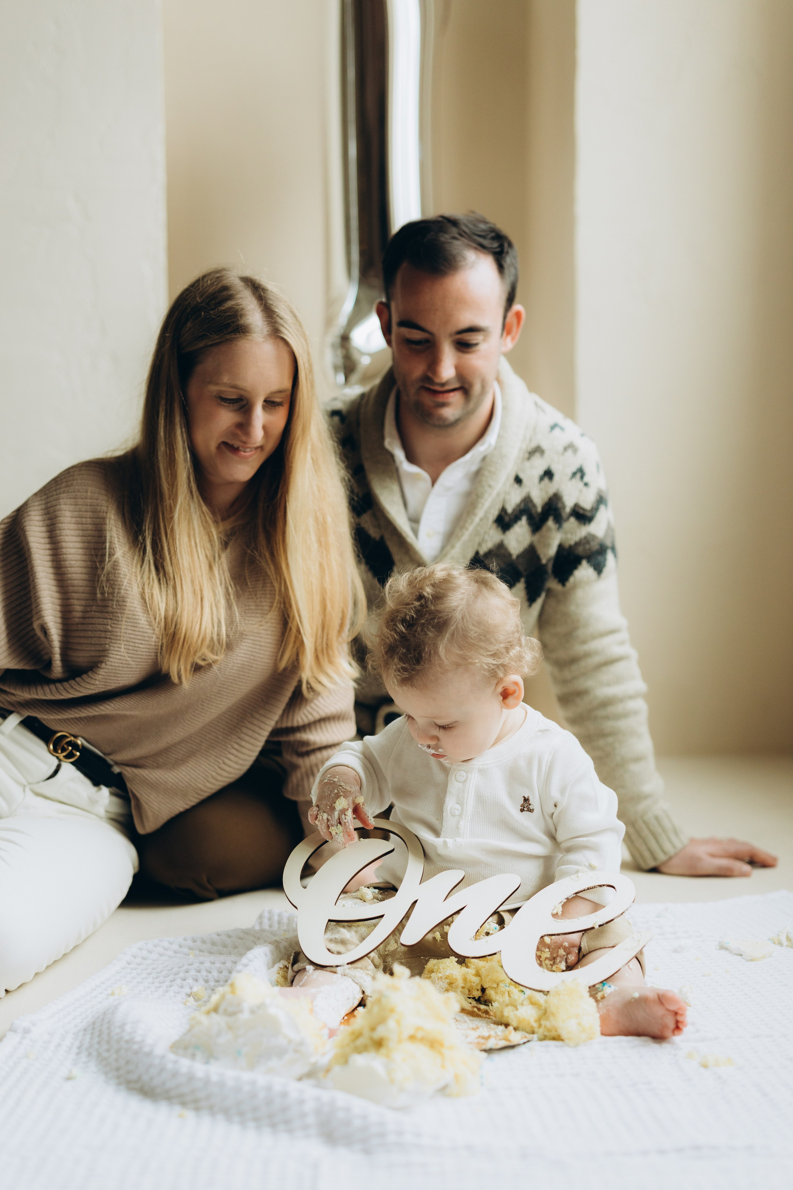 Cake smash. Wedding Photographer Toronto