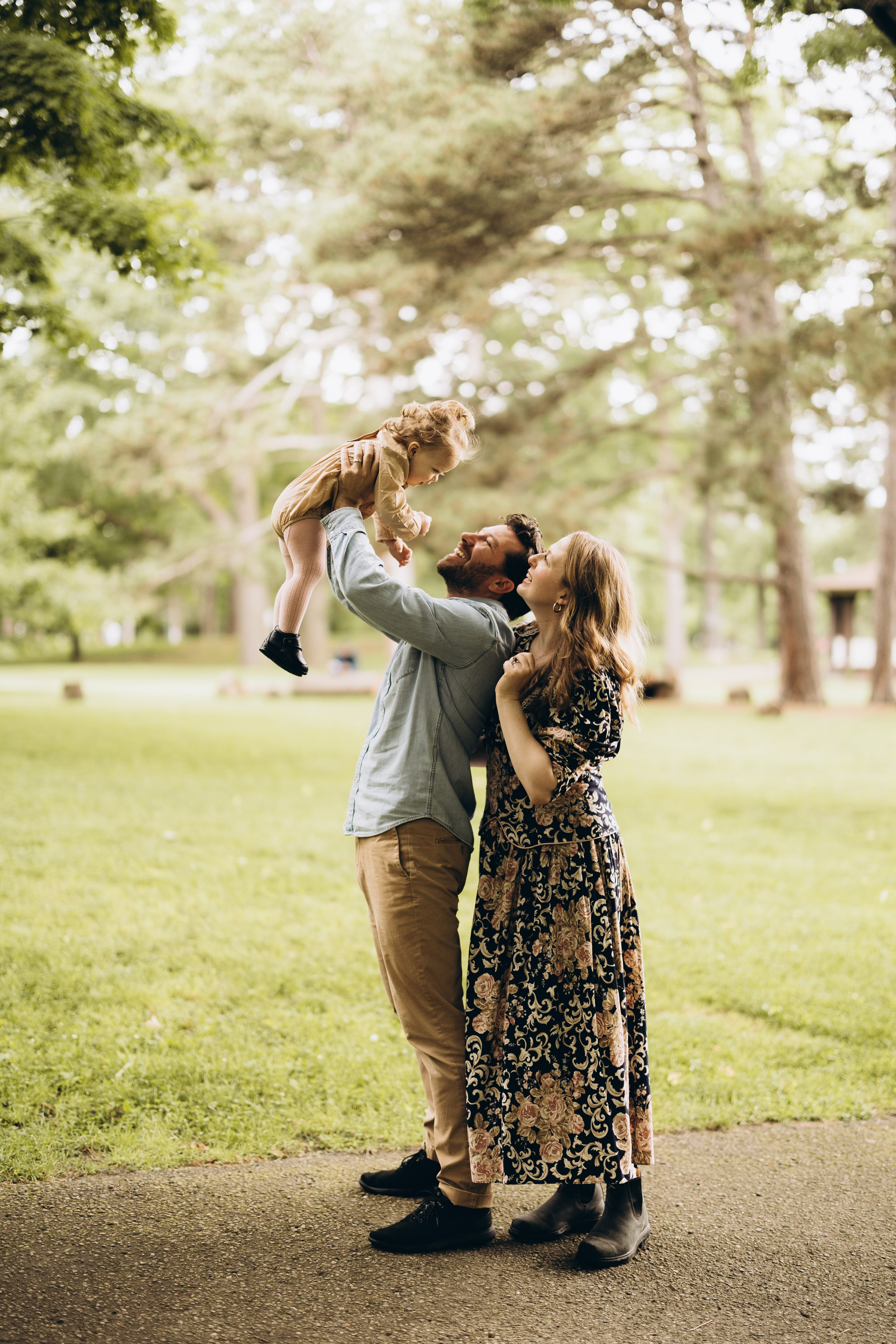 Under the rain. Wedding Photographer Toronto