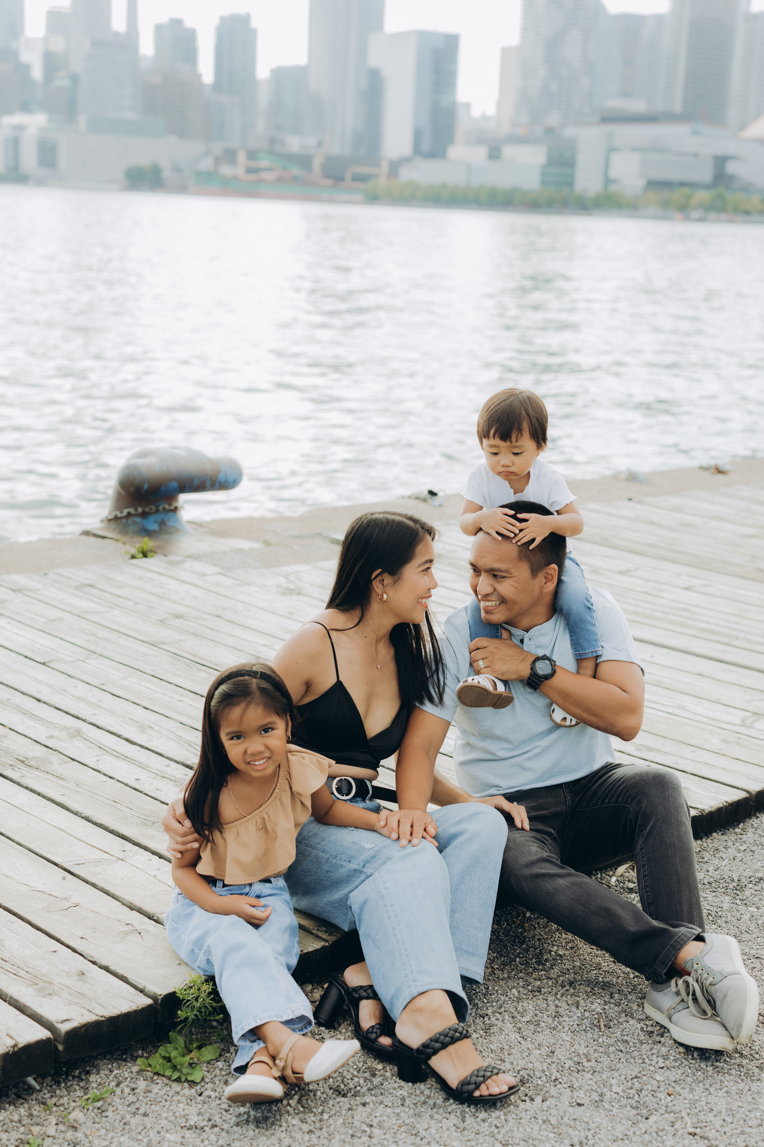 Family session in Toronto. Wedding Photographer Toronto