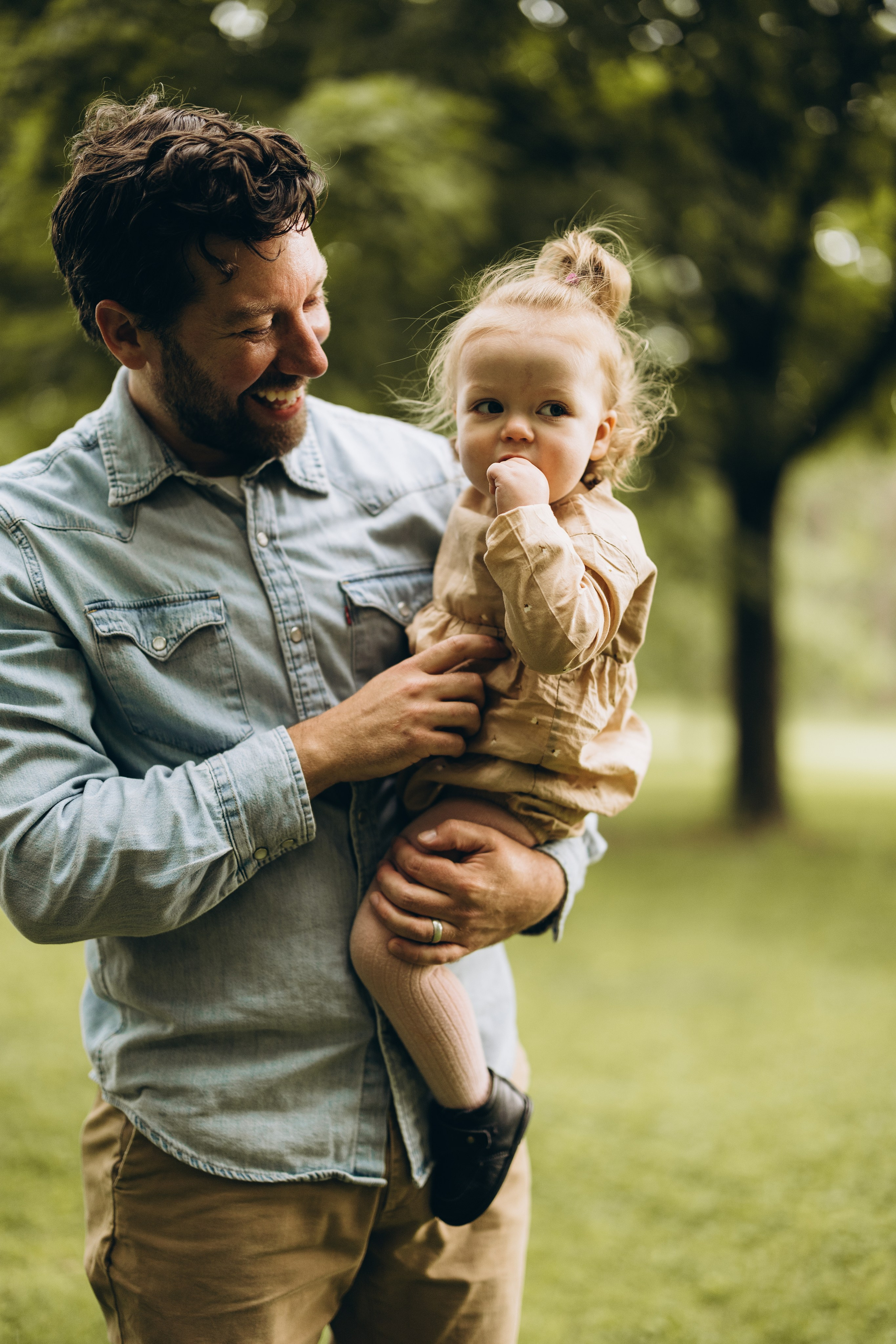 Under the rain. Wedding Photographer Toronto