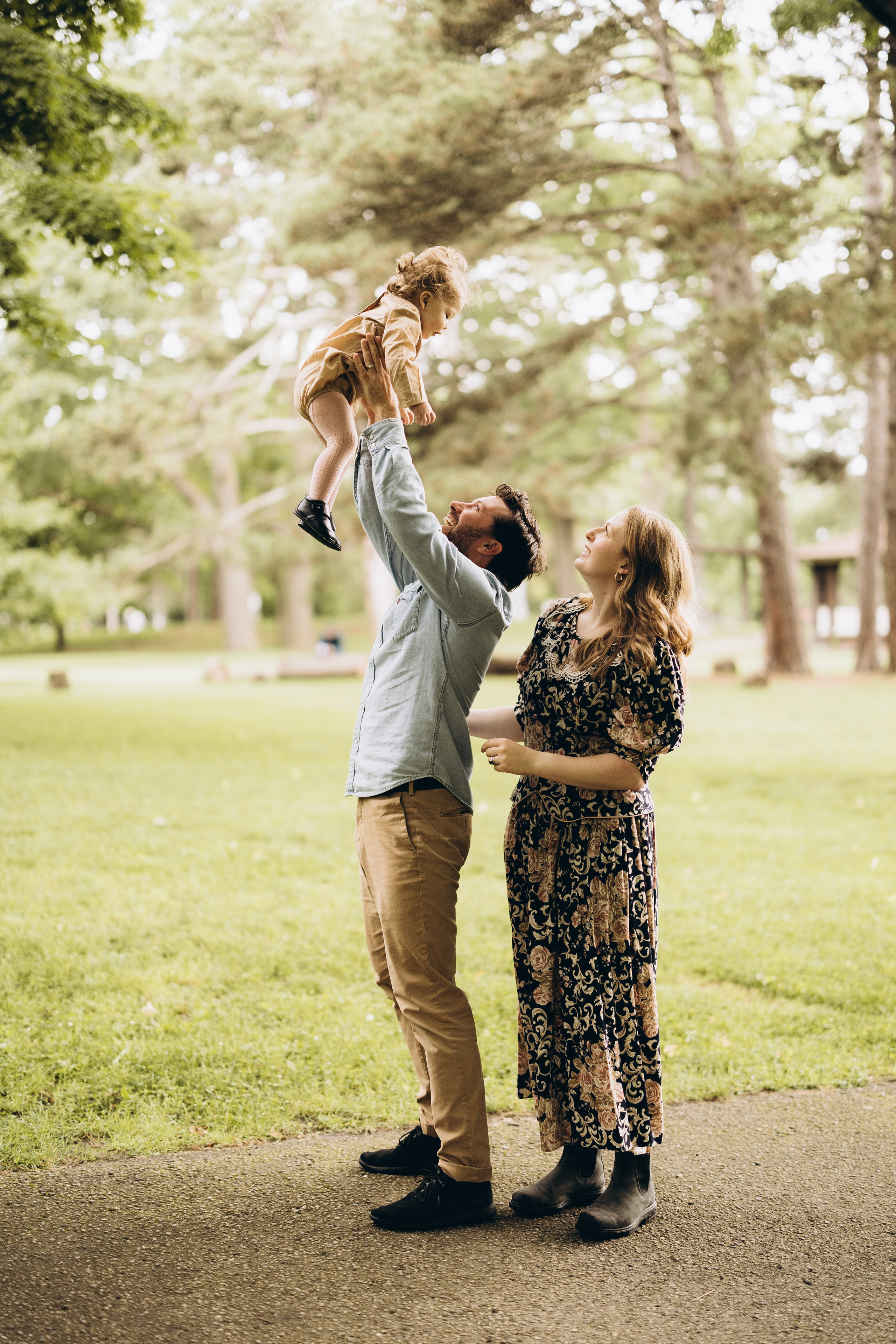 Under the rain. Wedding Photographer Toronto