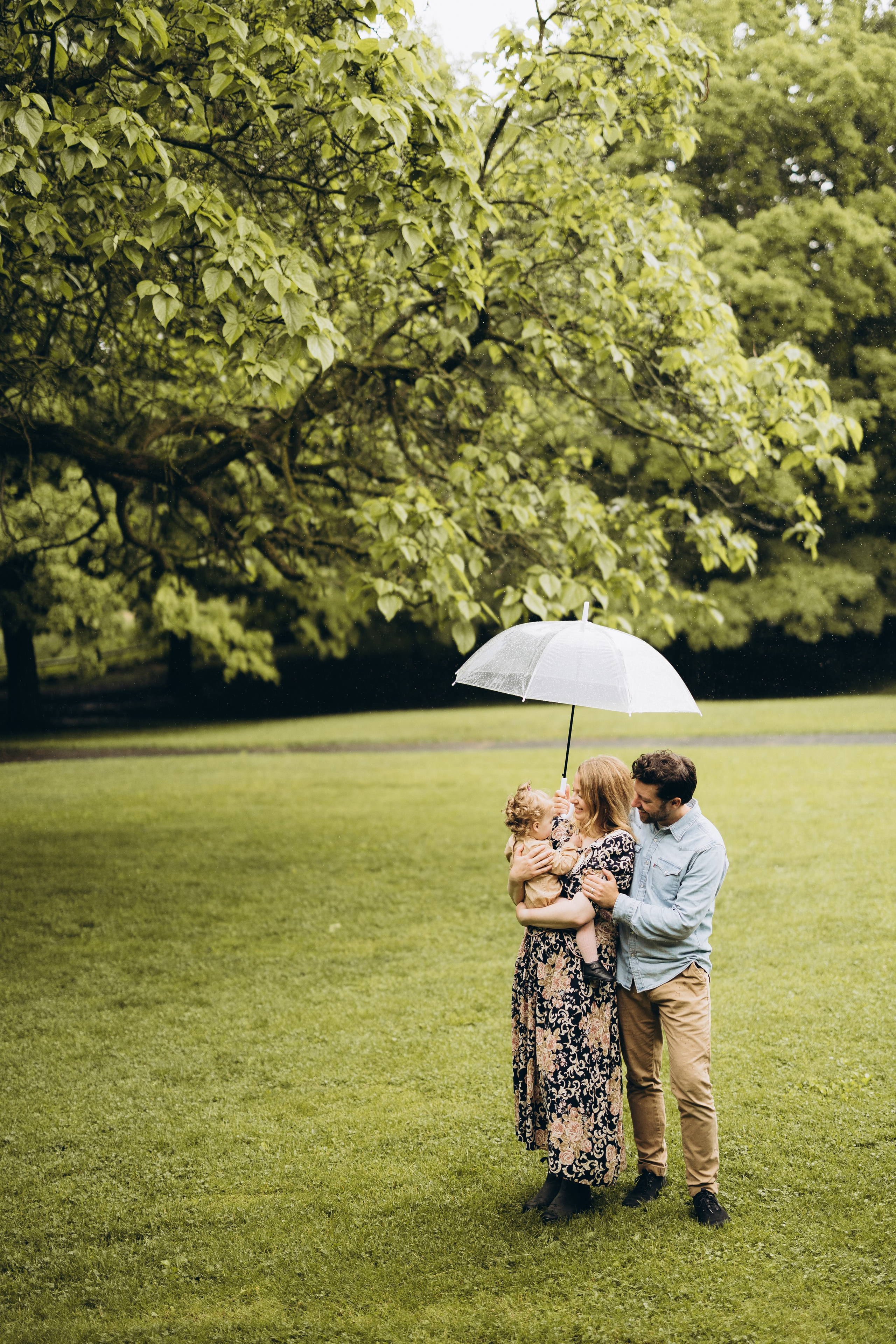 Under the rain. Wedding Photographer Toronto