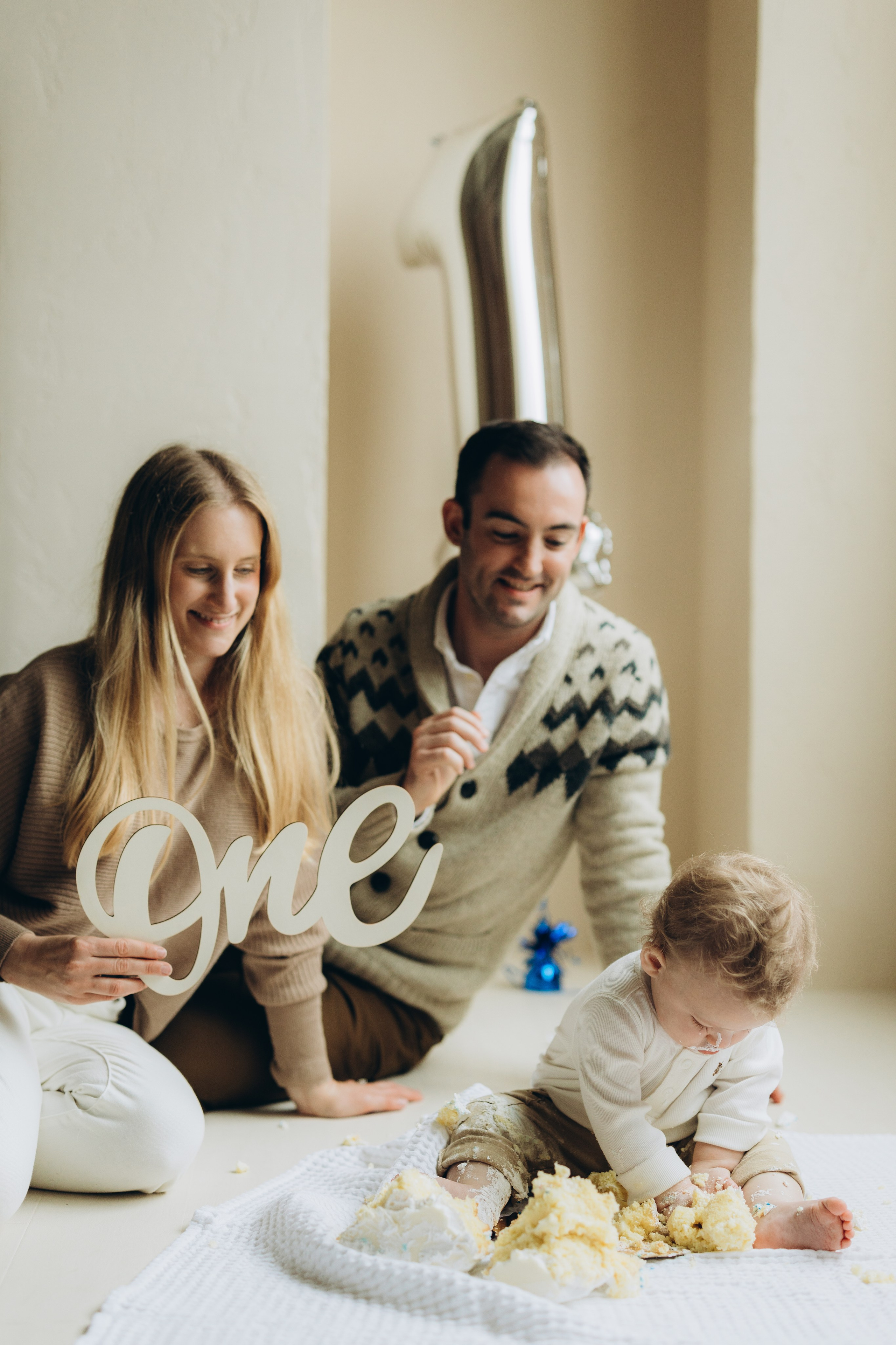 Cake smash. Wedding Photographer Toronto