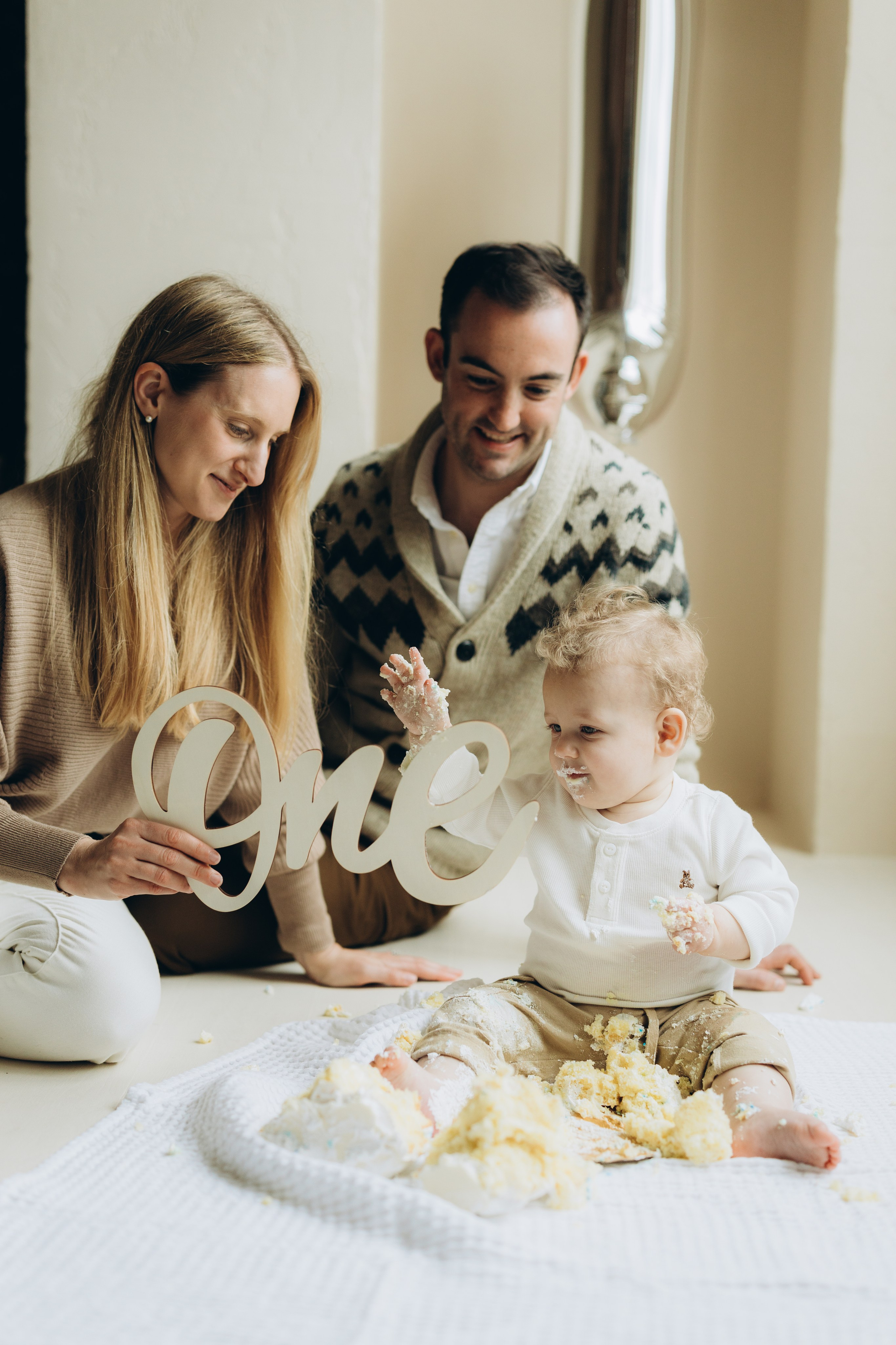 Cake smash. Wedding Photographer Toronto