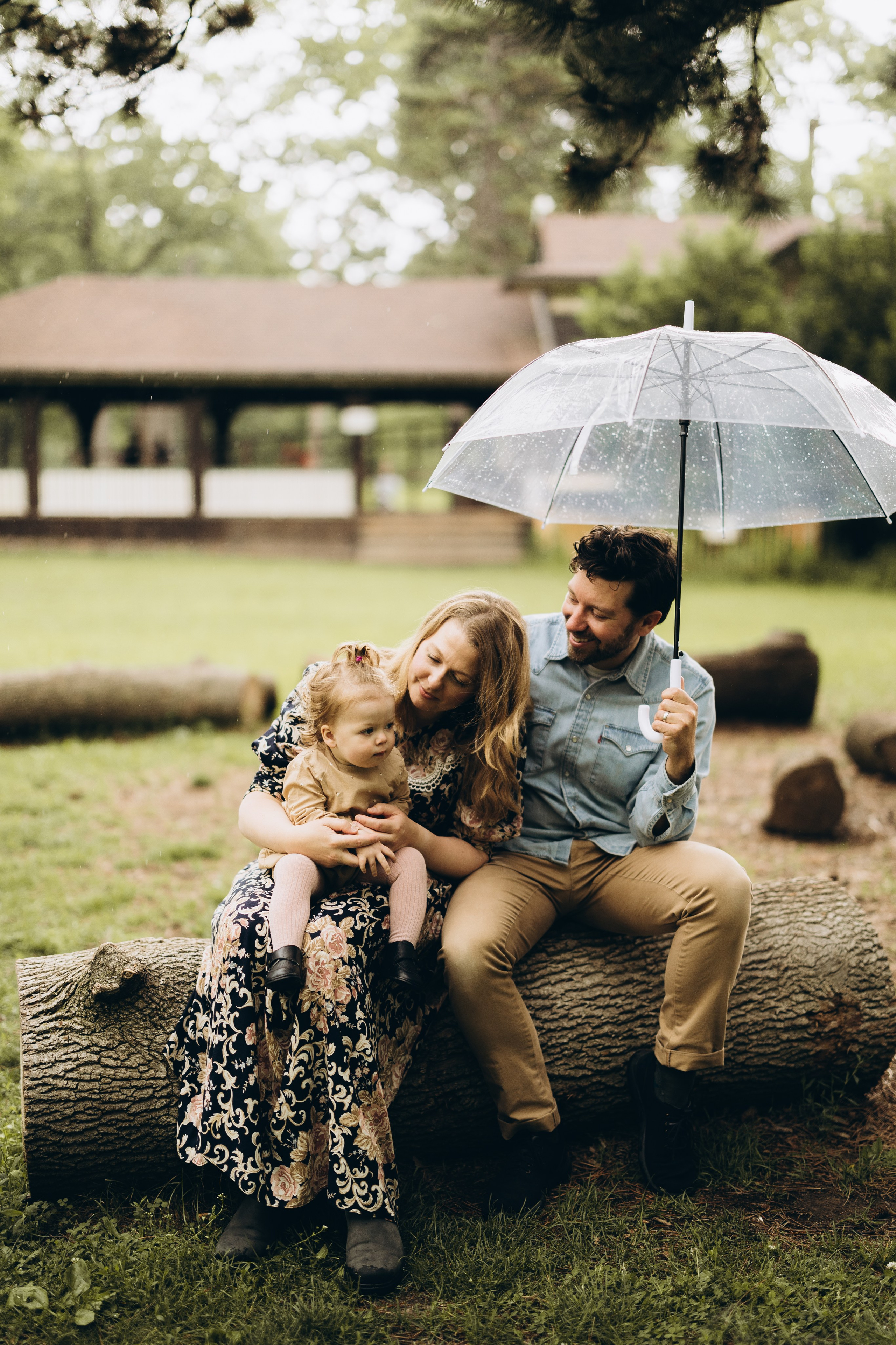 Under the rain. Wedding Photographer Toronto