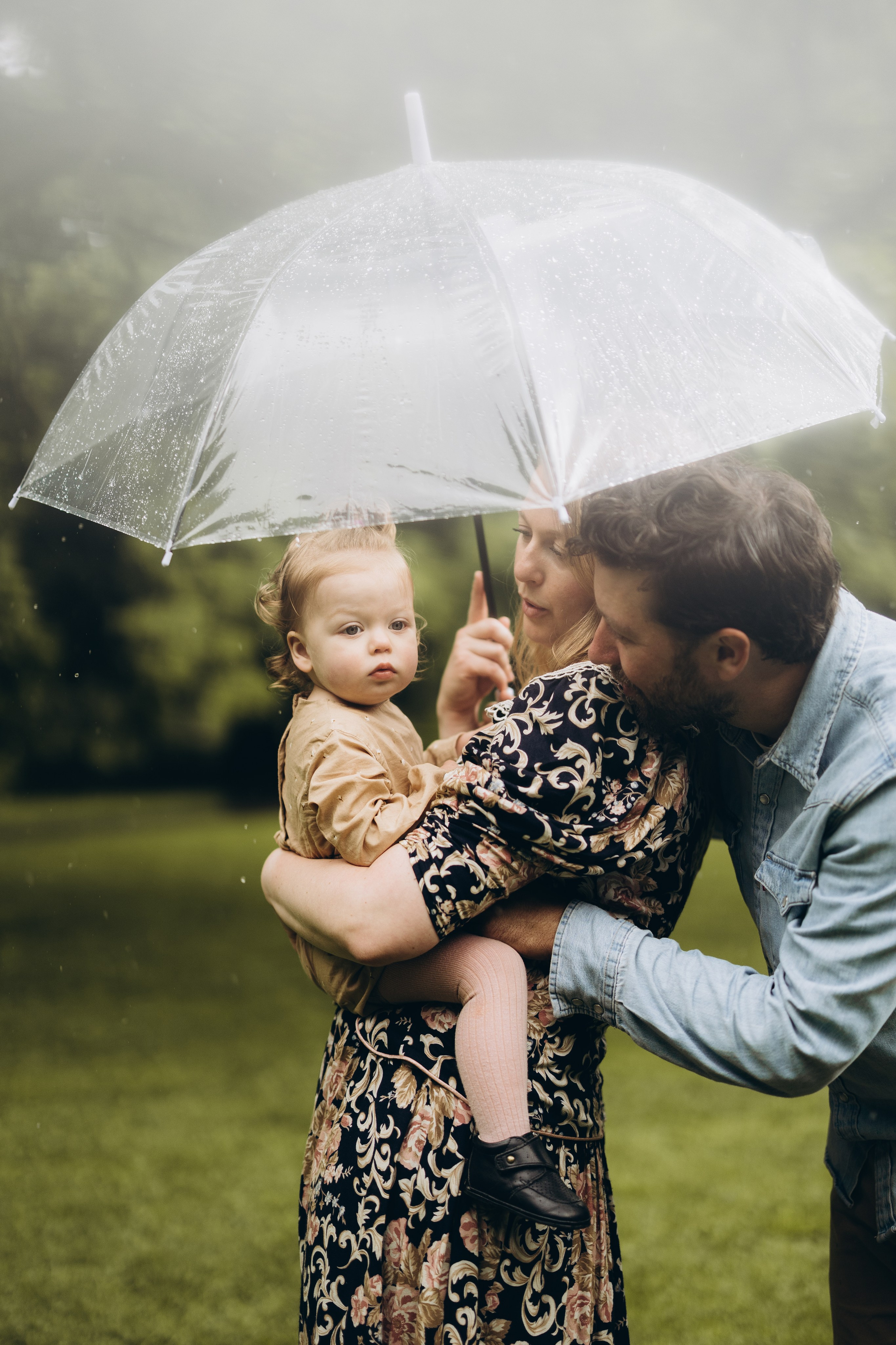 Under the rain. Wedding Photographer Toronto