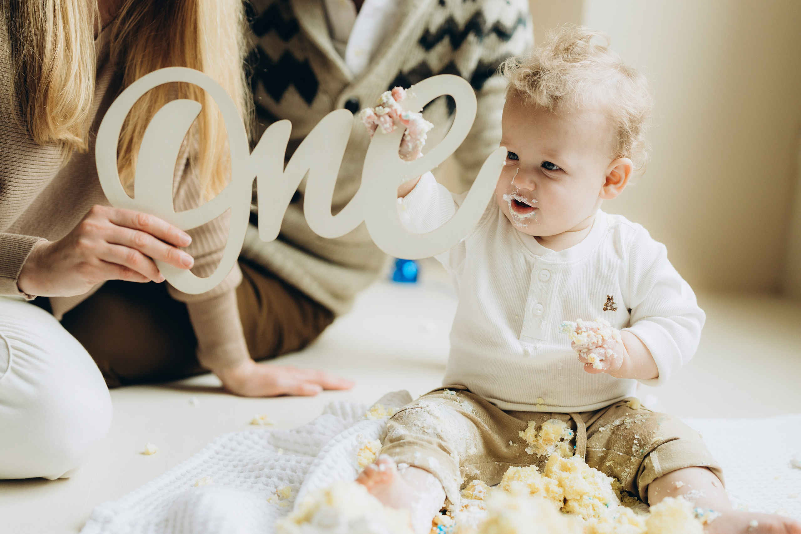 Cake smash. Wedding Photographer Toronto
