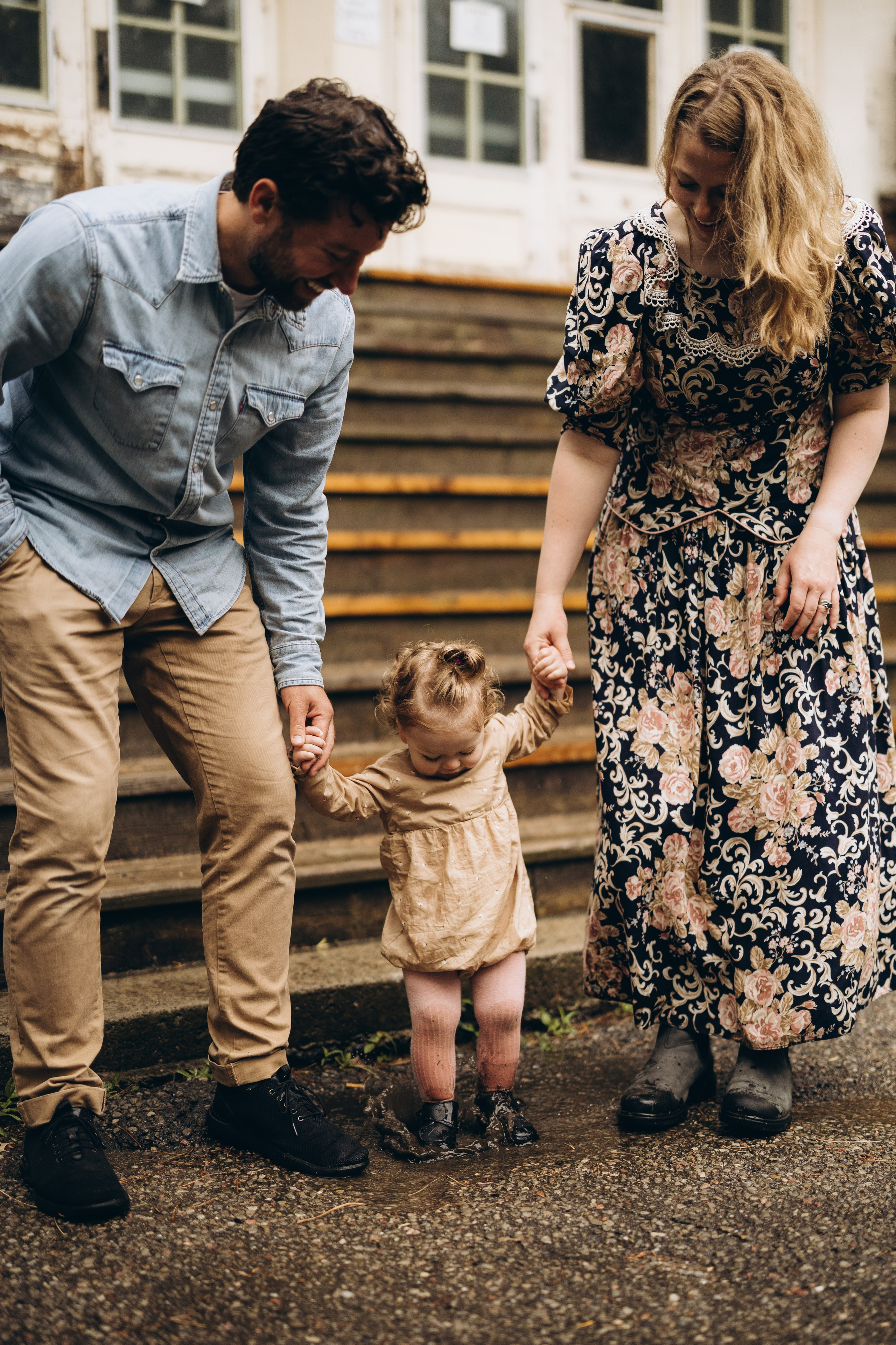 Under the rain. Wedding Photographer Toronto