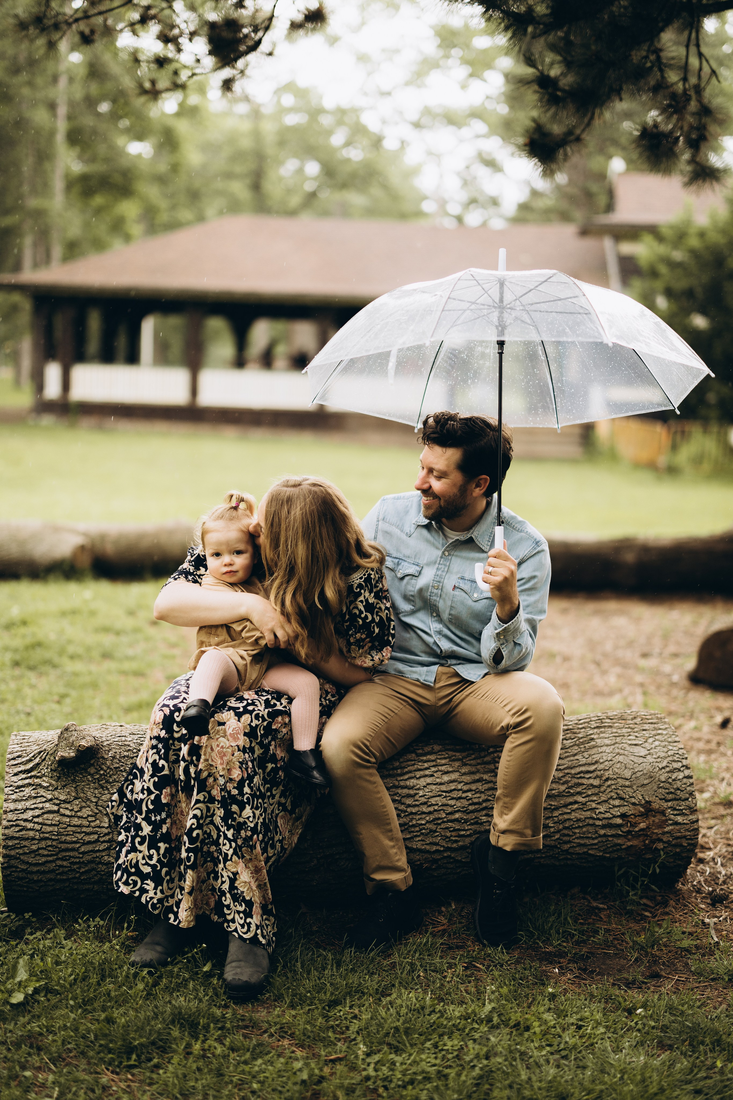 Under the rain. Wedding Photographer Toronto