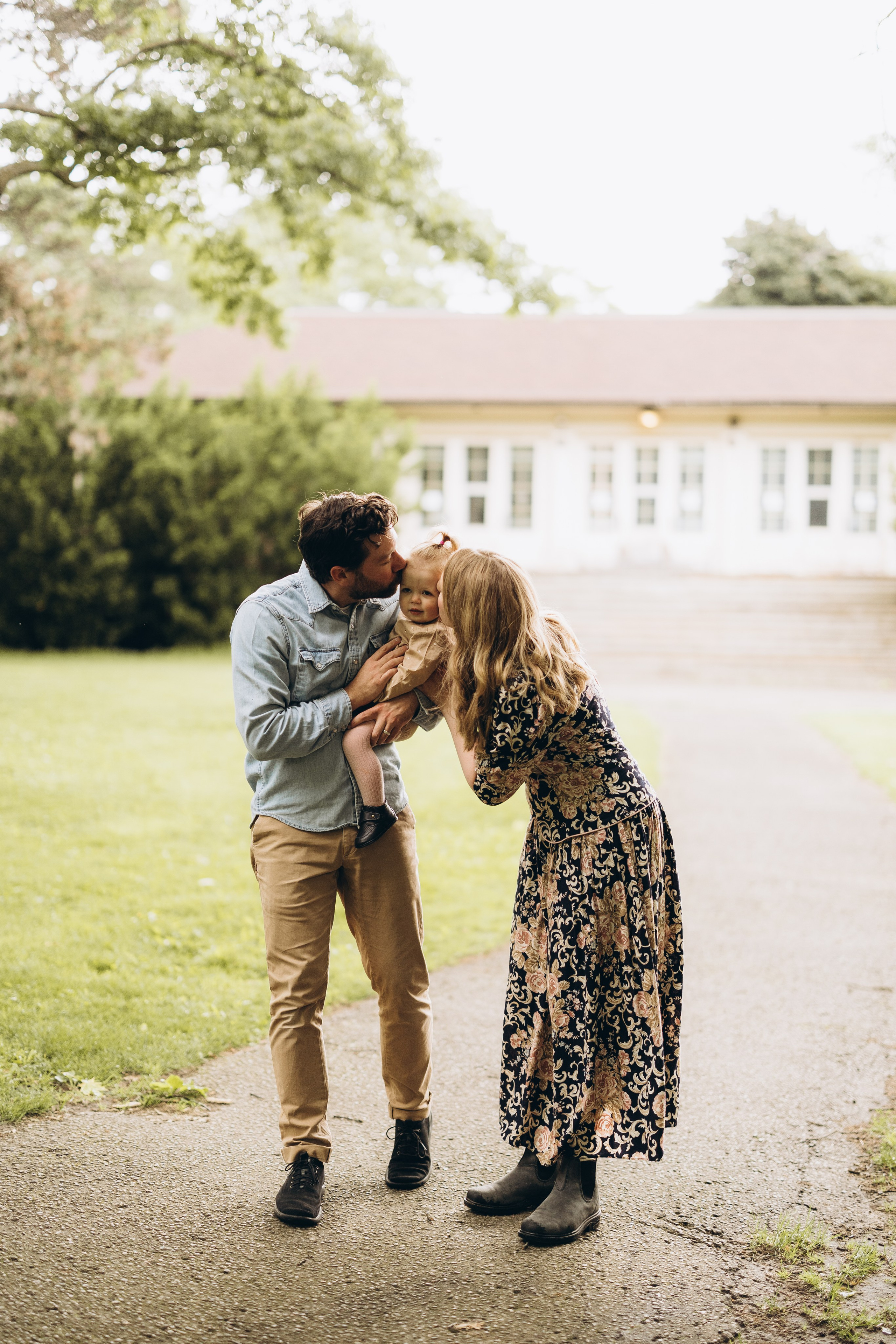 Under the rain. Wedding Photographer Toronto