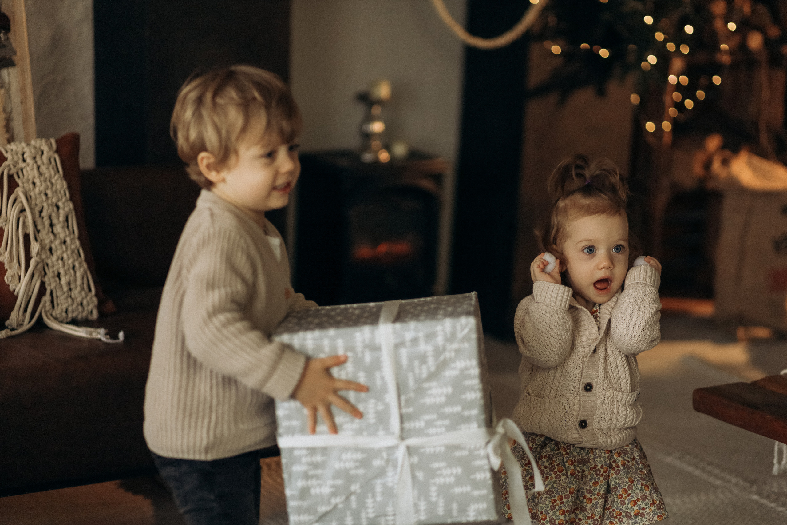 Cozy Christmas time!. Wedding Photographer Toronto