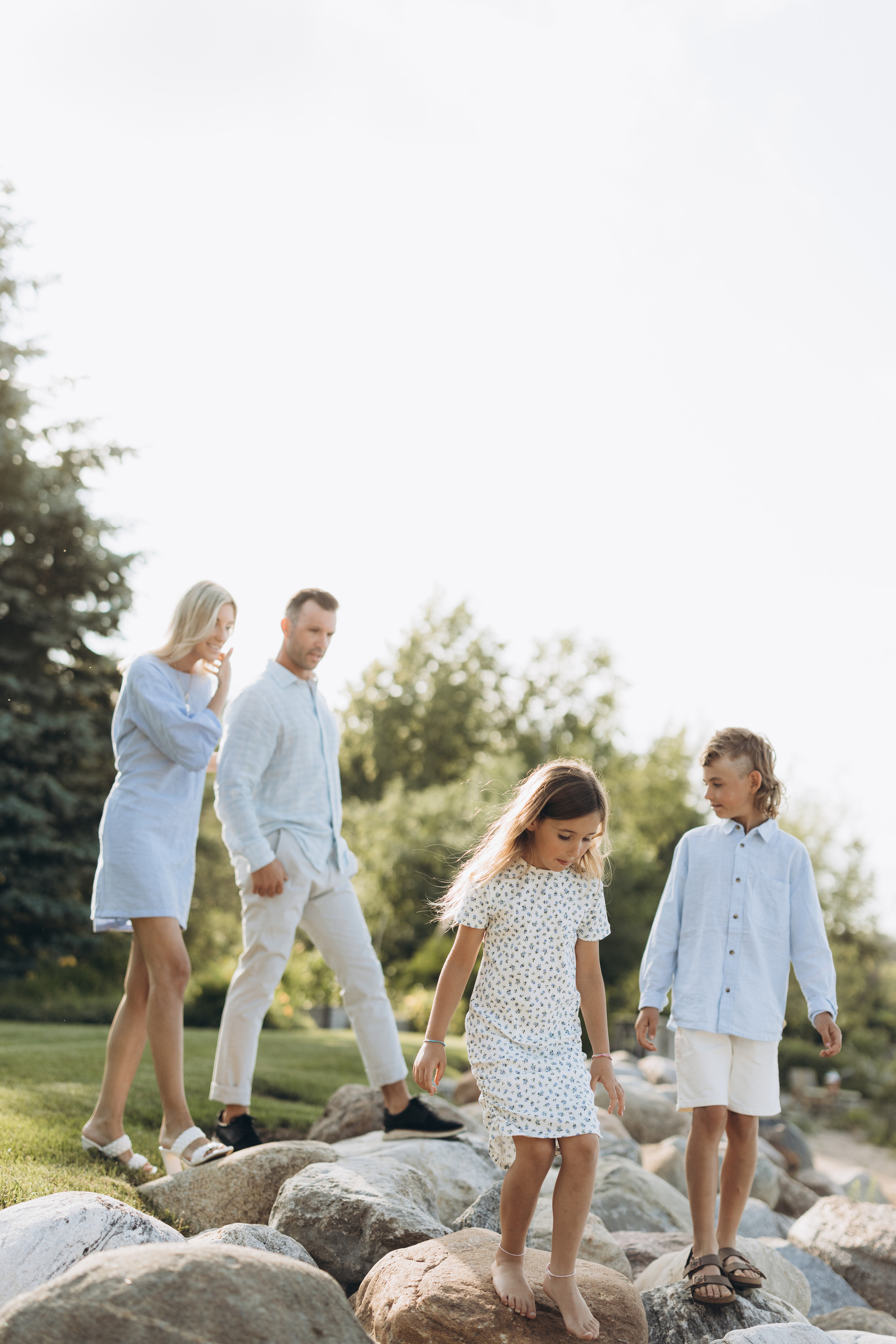 Family time. Wedding Photographer Toronto