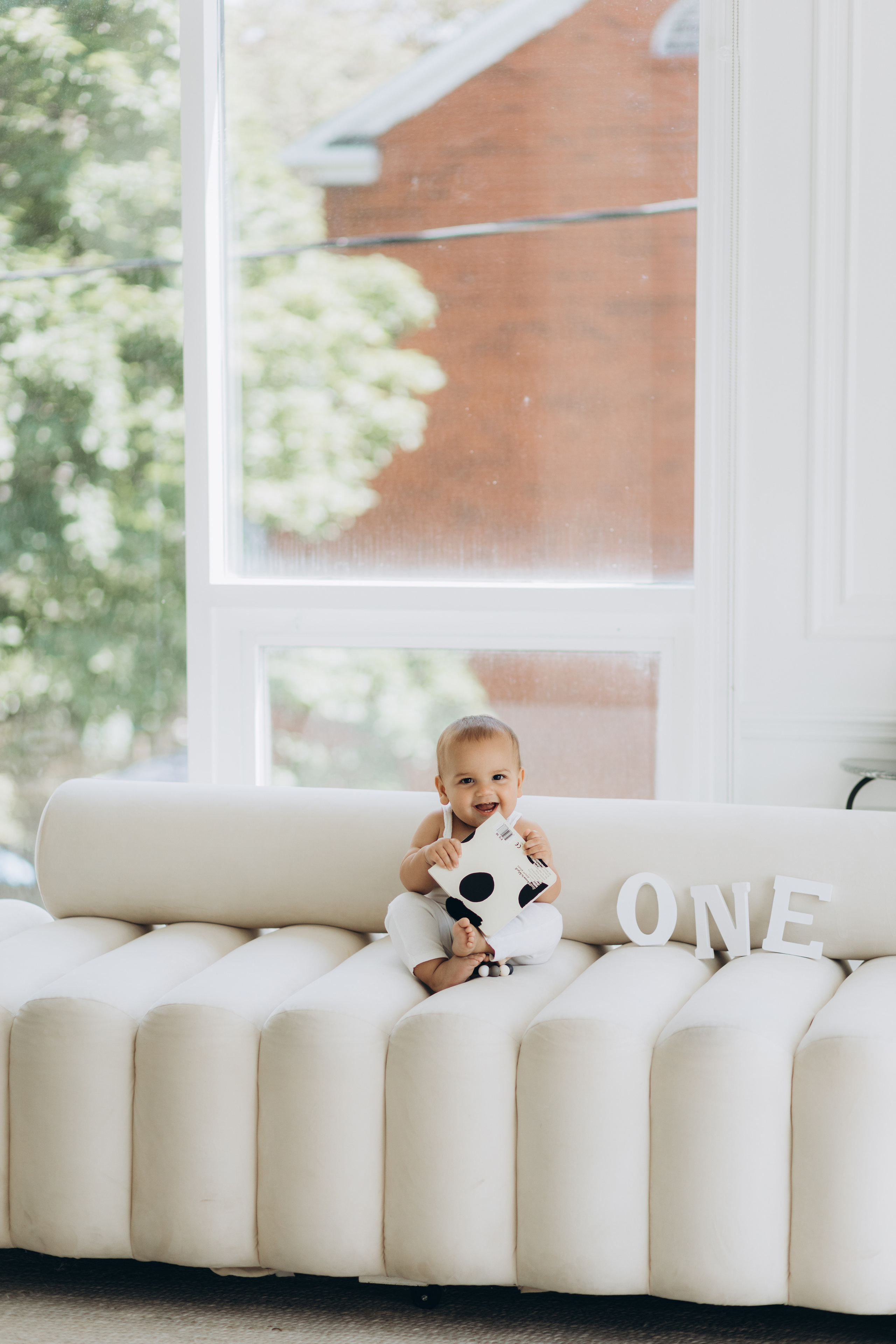 Cake smash. Wedding Photographer Toronto