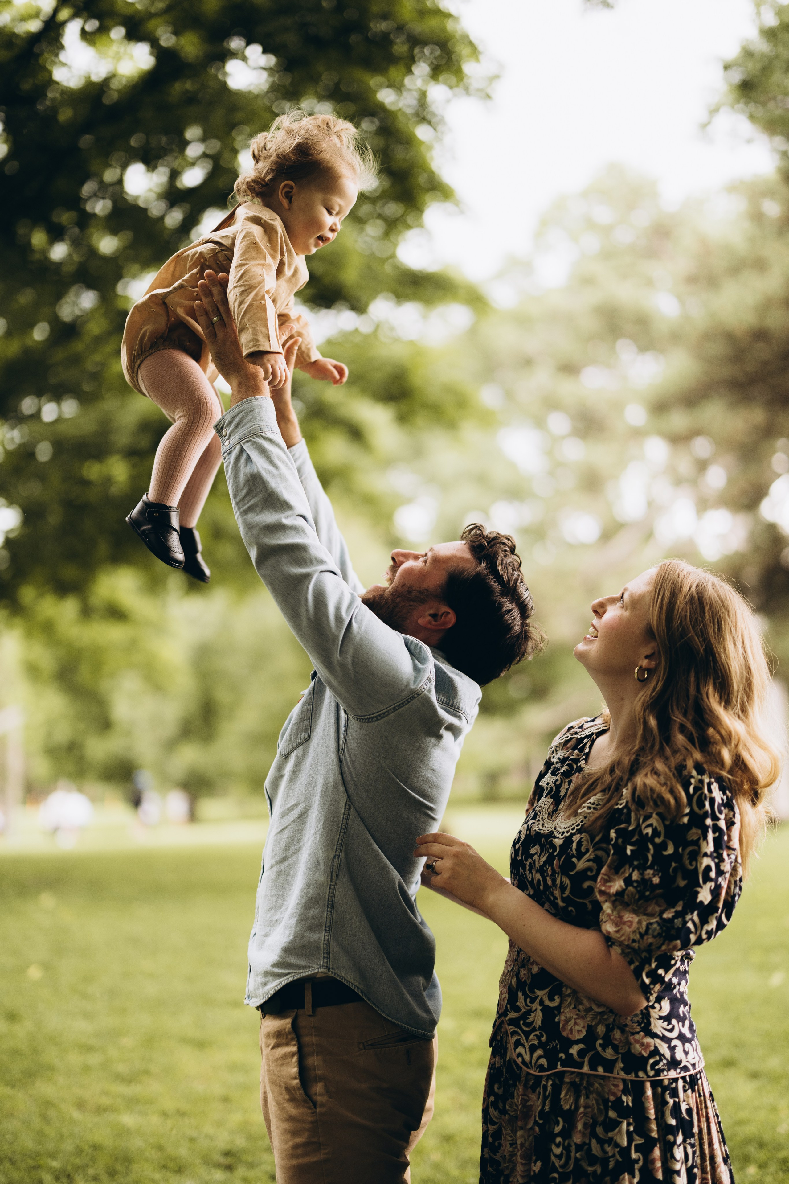 Under the rain. Wedding Photographer Toronto