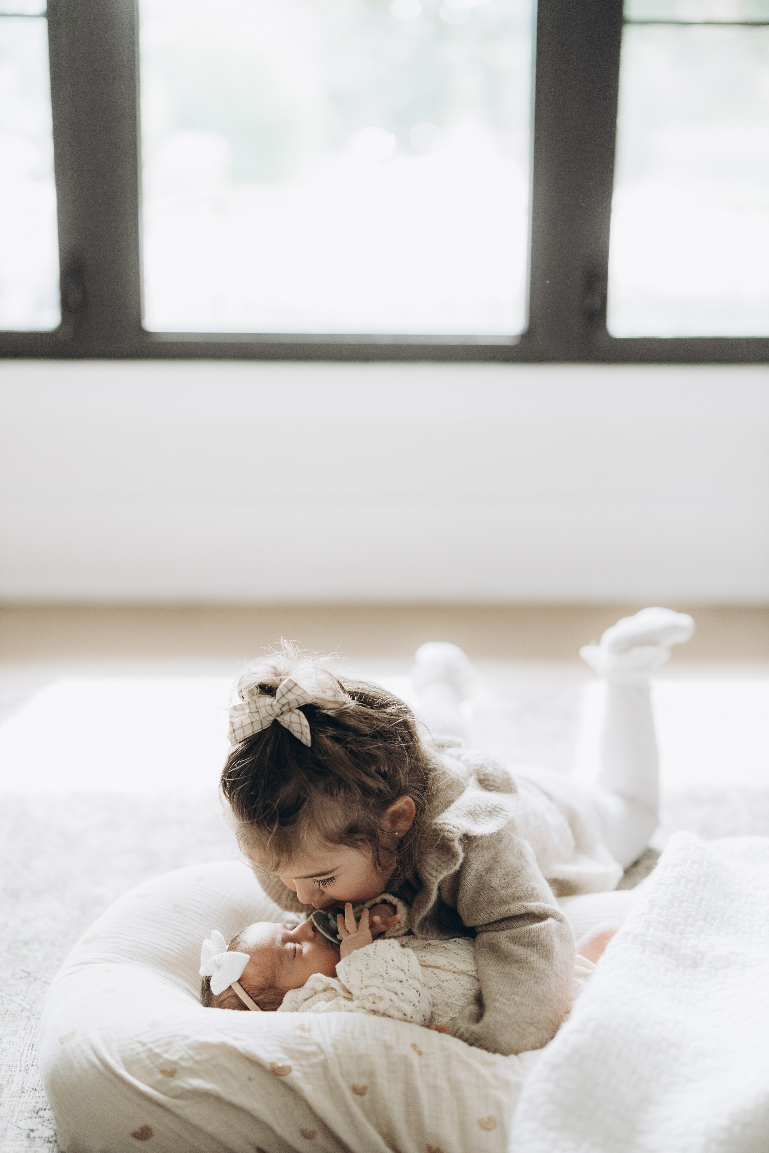 Newborn/family photo session. Wedding Photographer Toronto