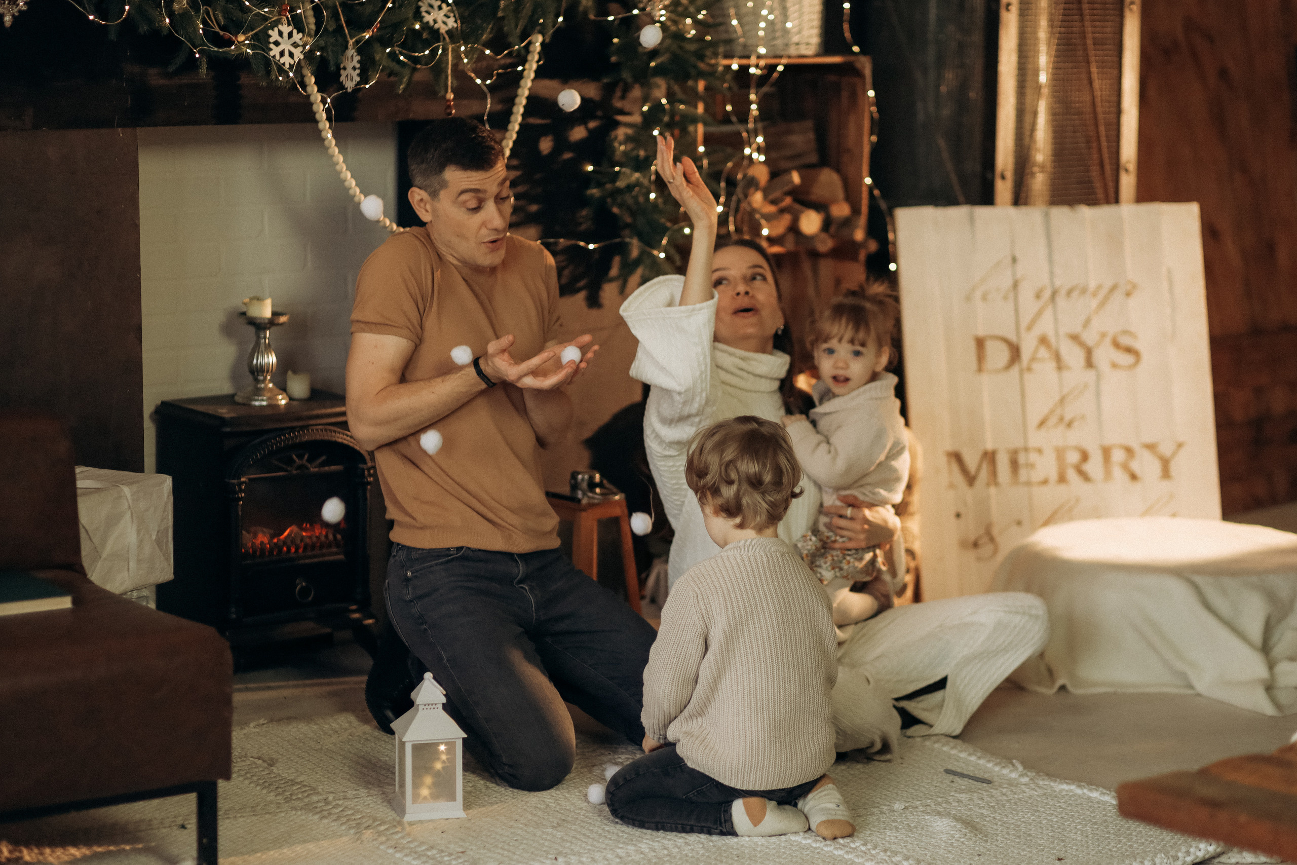 Cozy Christmas time!. Wedding Photographer Toronto