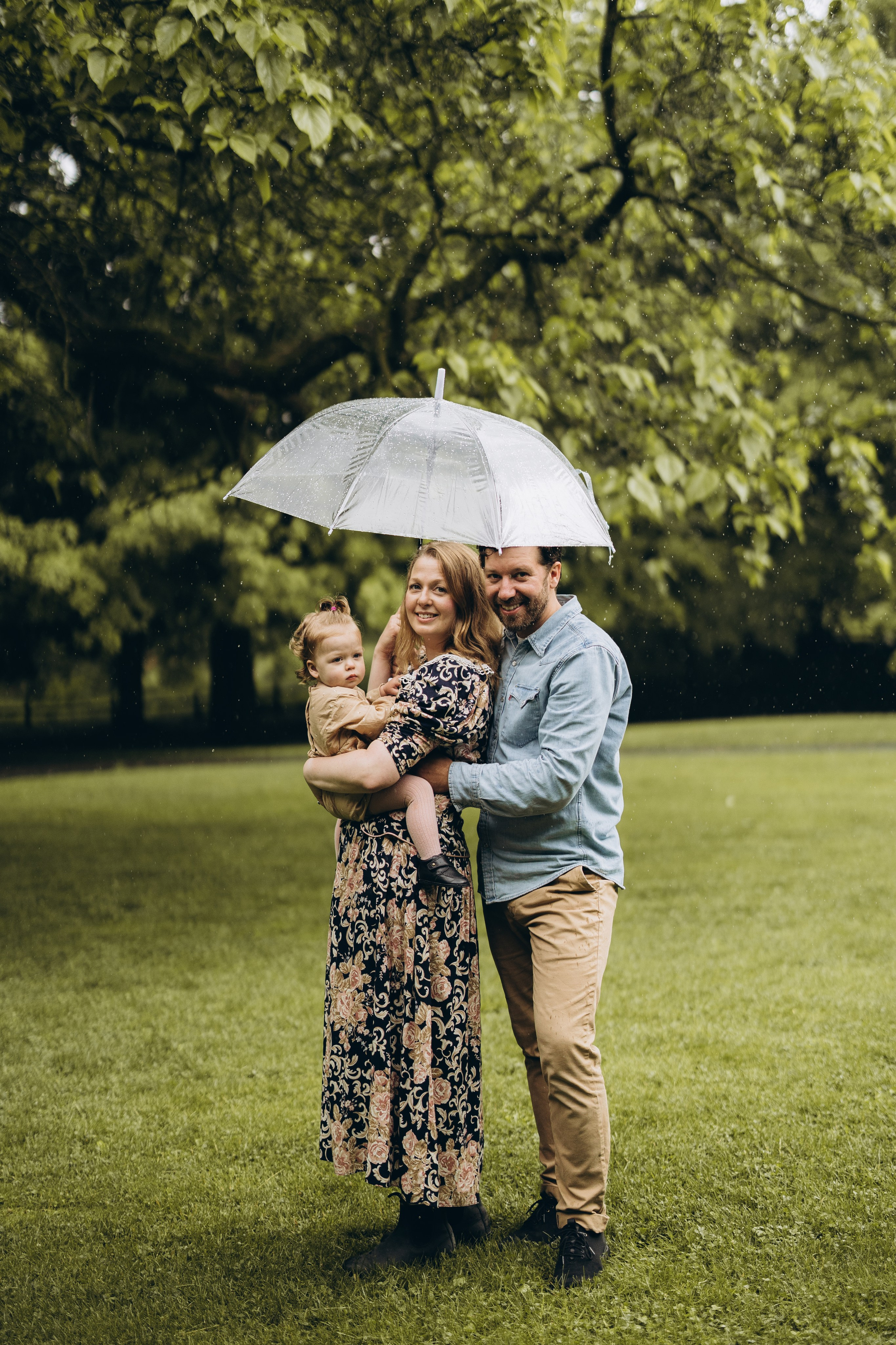 Under the rain. Wedding Photographer Toronto