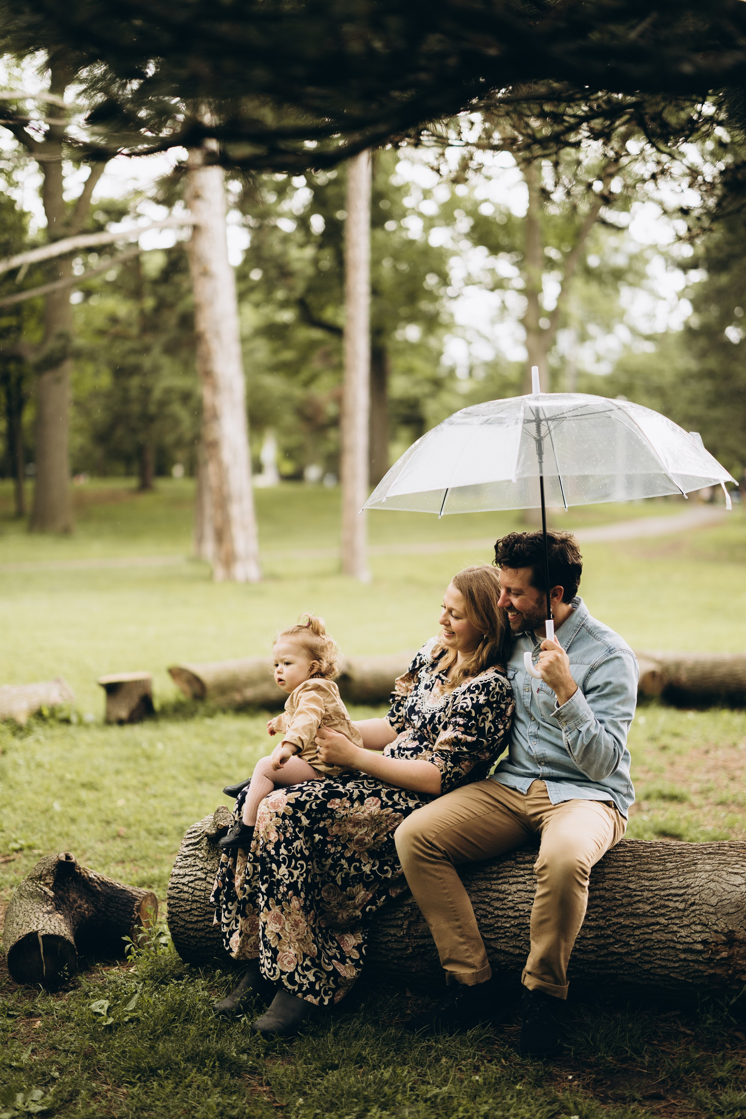 Under the rain. Wedding Photographer Toronto