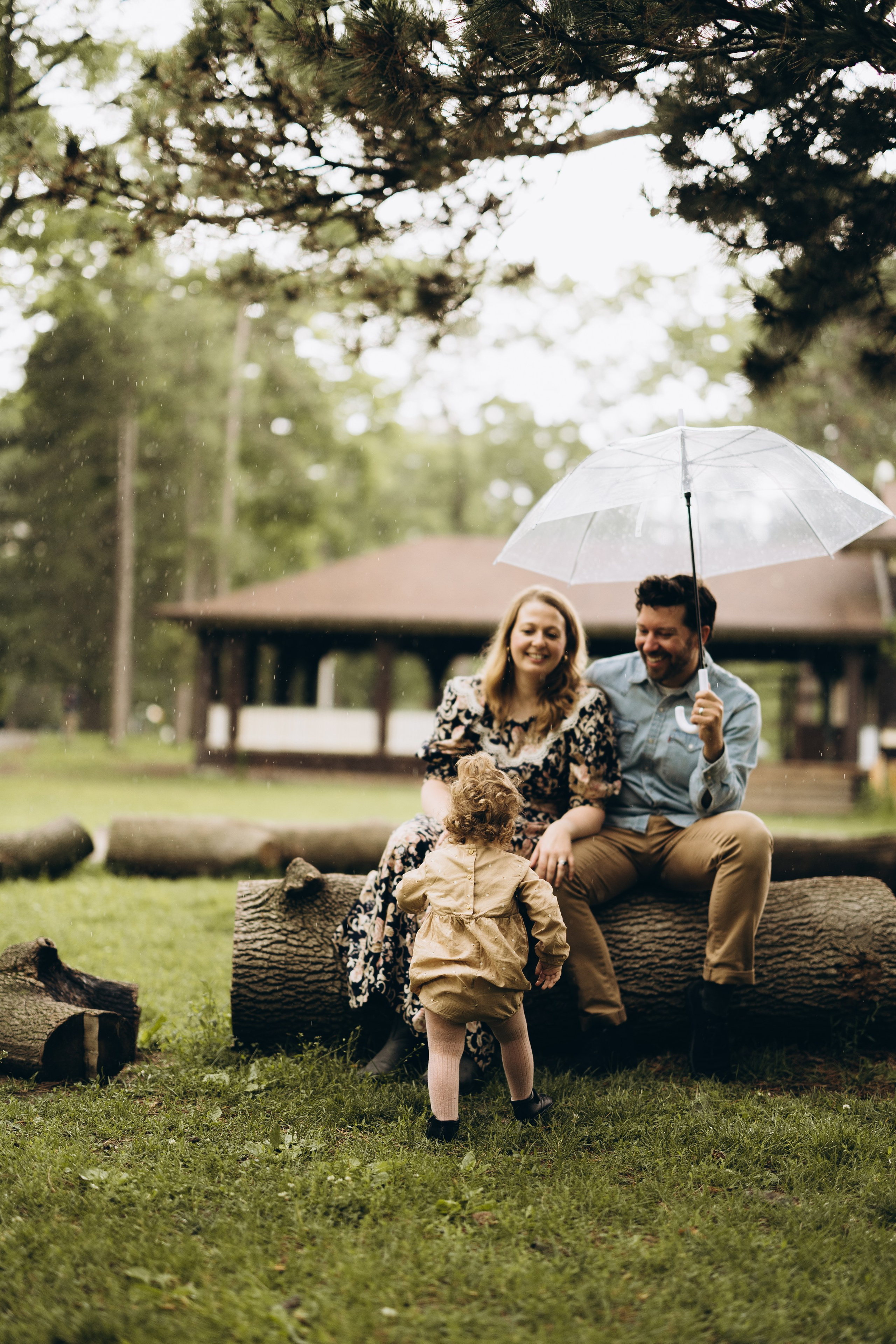 Under the rain. Wedding Photographer Toronto