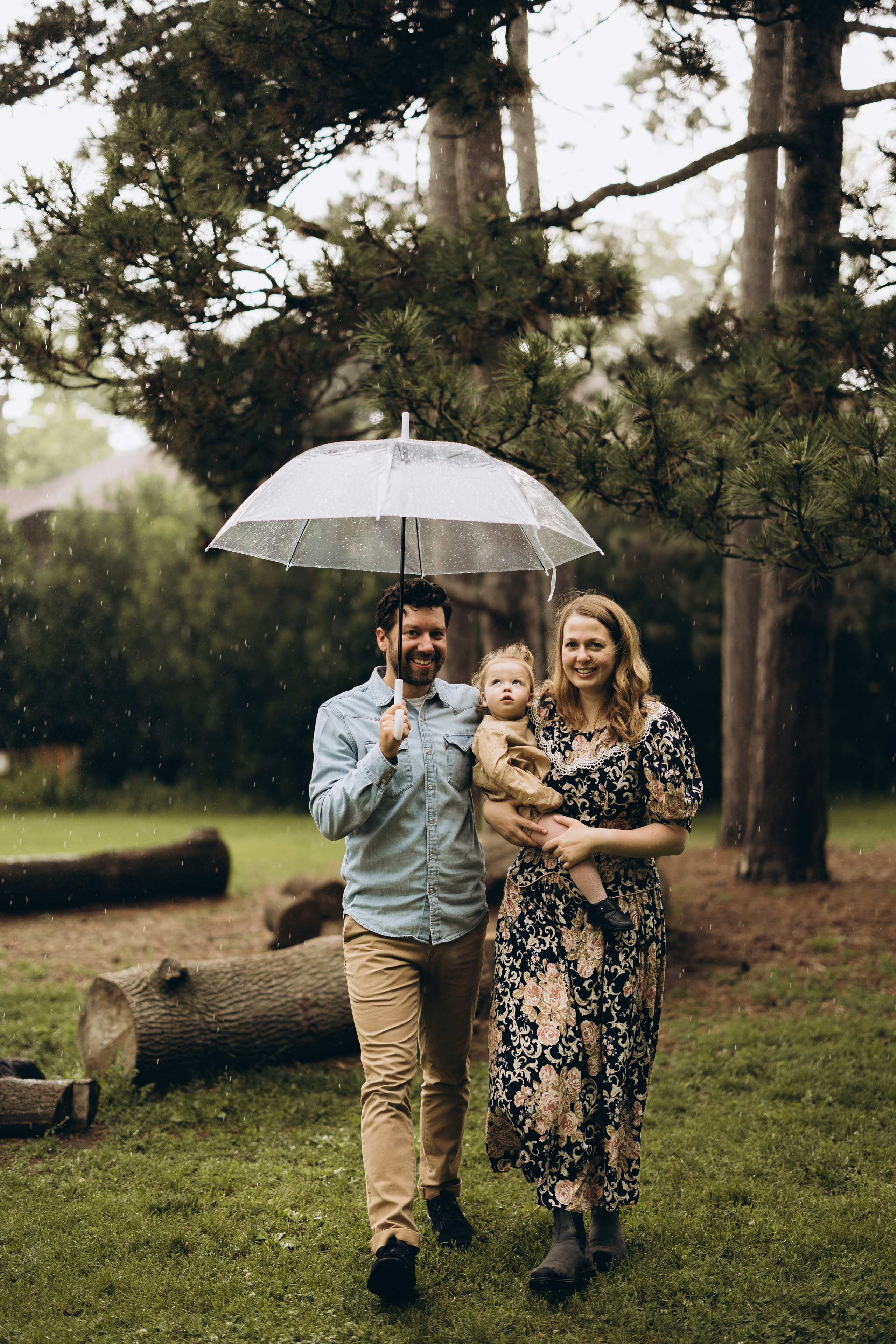 Under the rain. Wedding Photographer Toronto