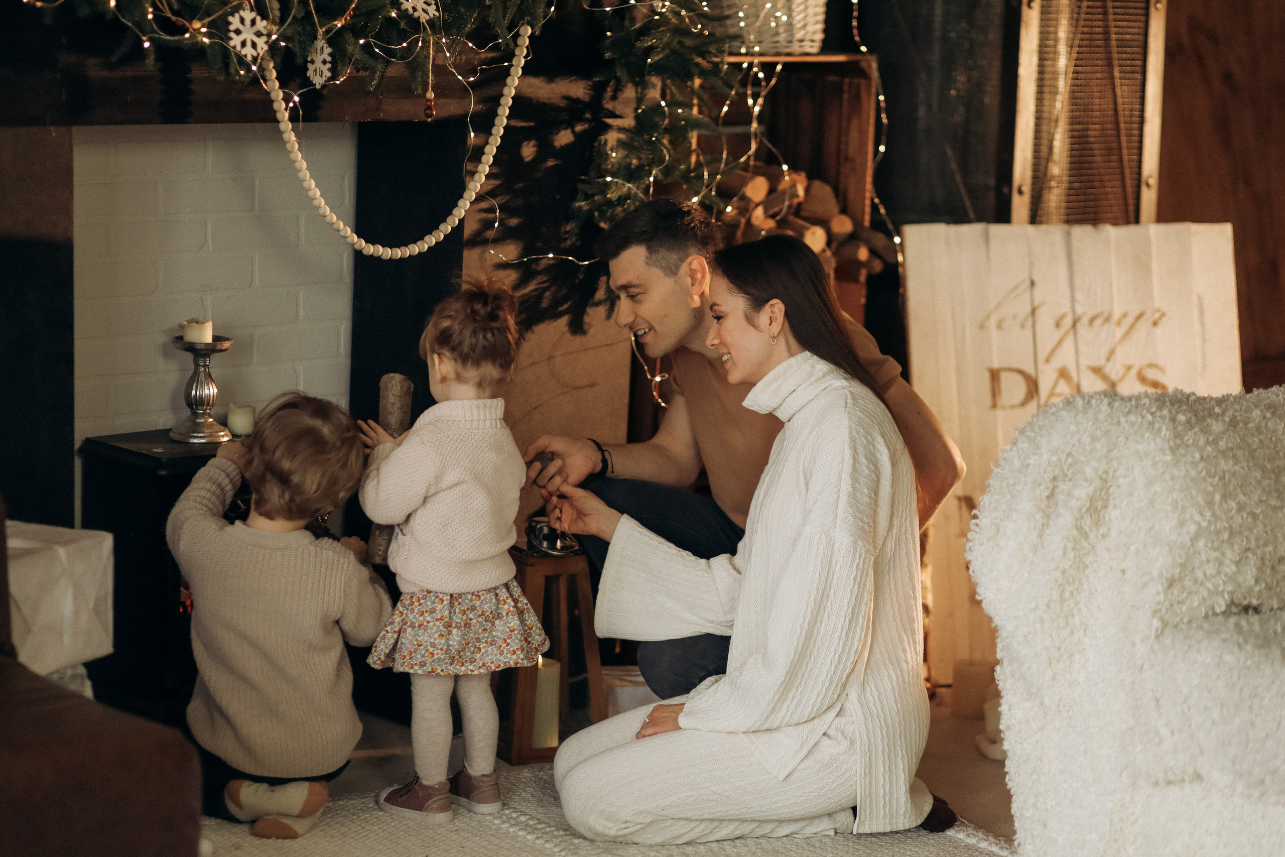 Cozy Christmas time!. Wedding Photographer Toronto